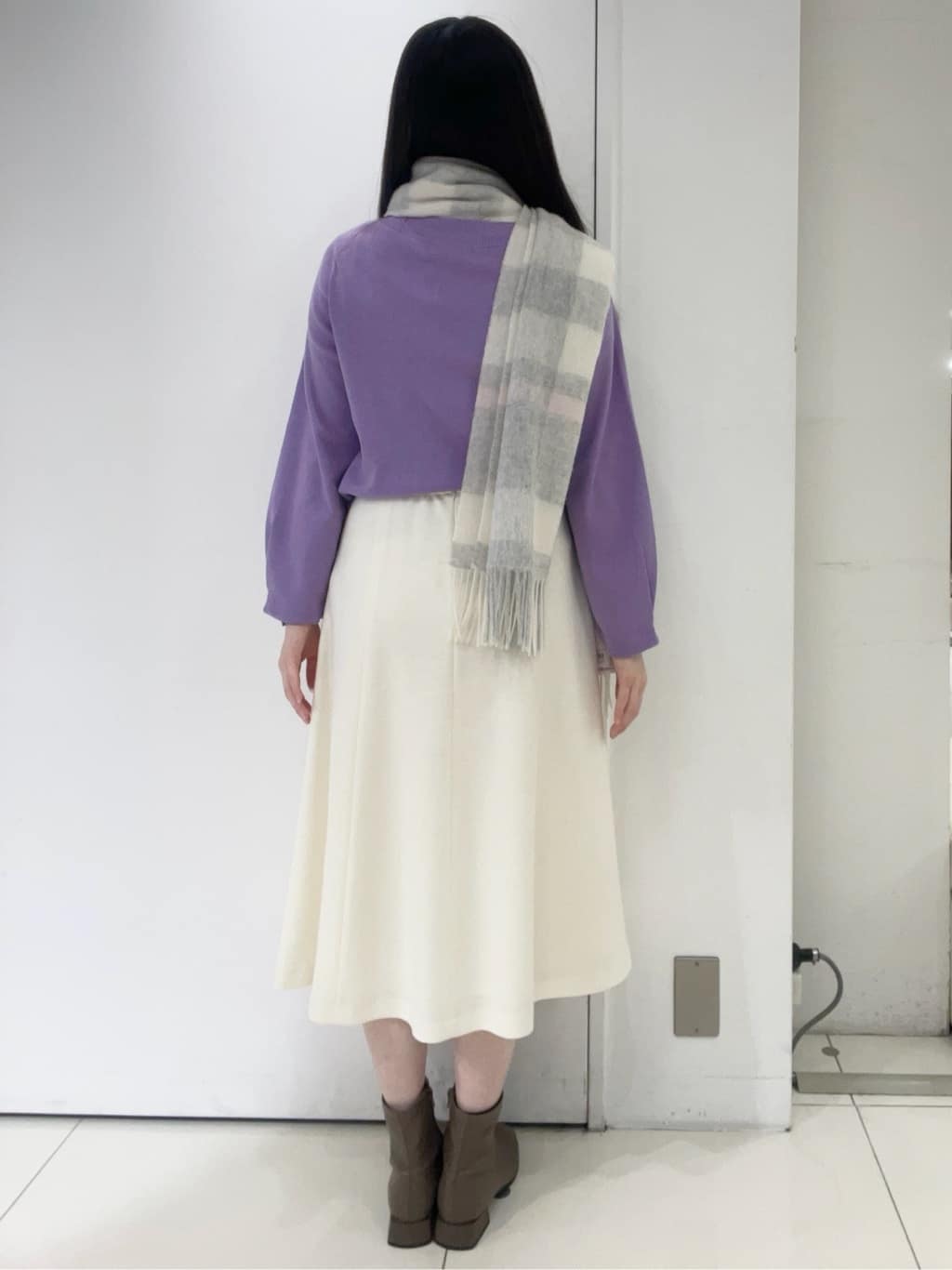 moeさんの「UNTITLED｜【きれいめ/洗える】ラメ入りワイドボートネックニット」を使ったコーディネート