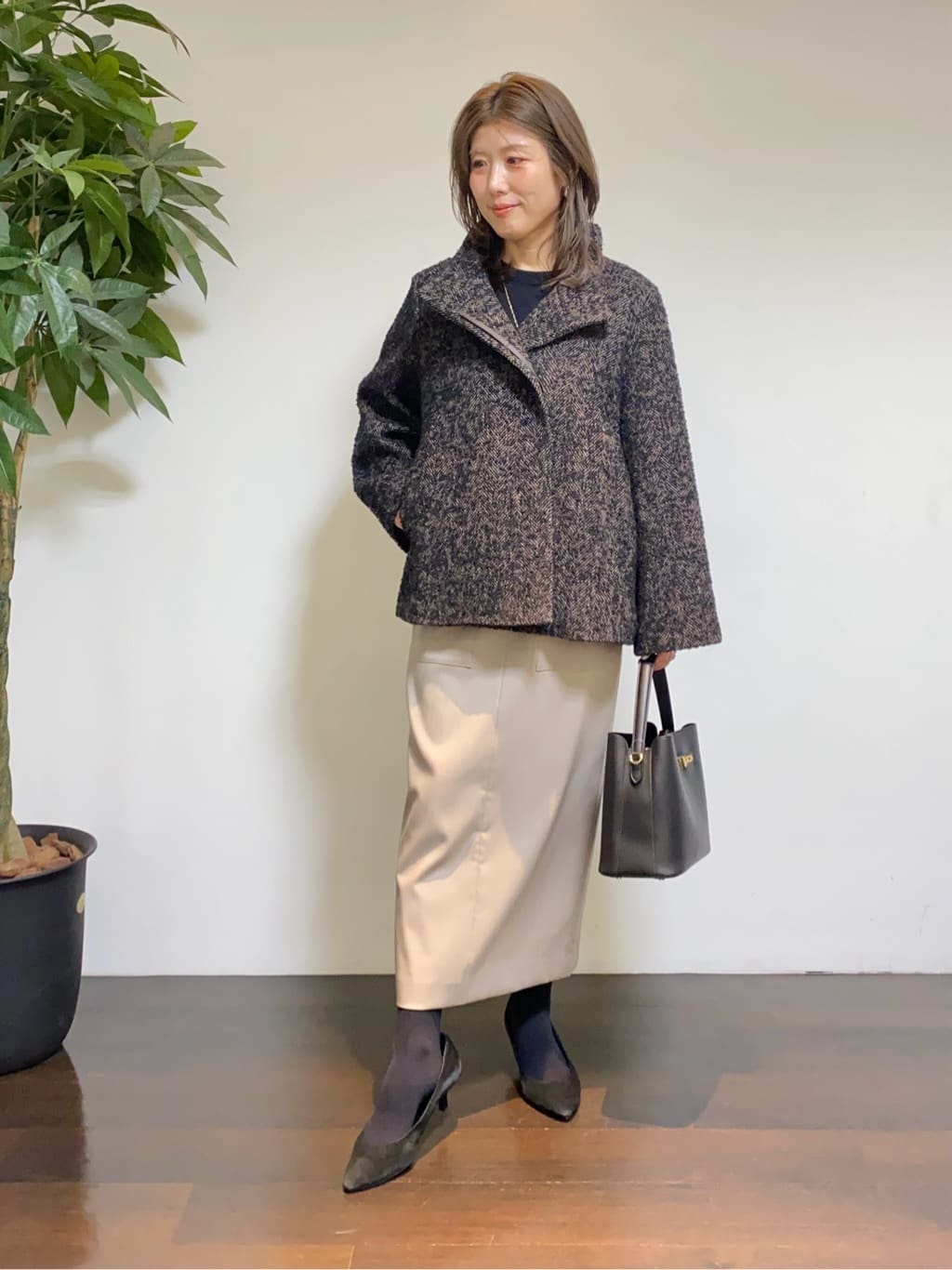 tomoさんの「UNTITLED｜【8色展開／コンパクト丈】レーヨン混 コクーンニット」を使ったコーディネート