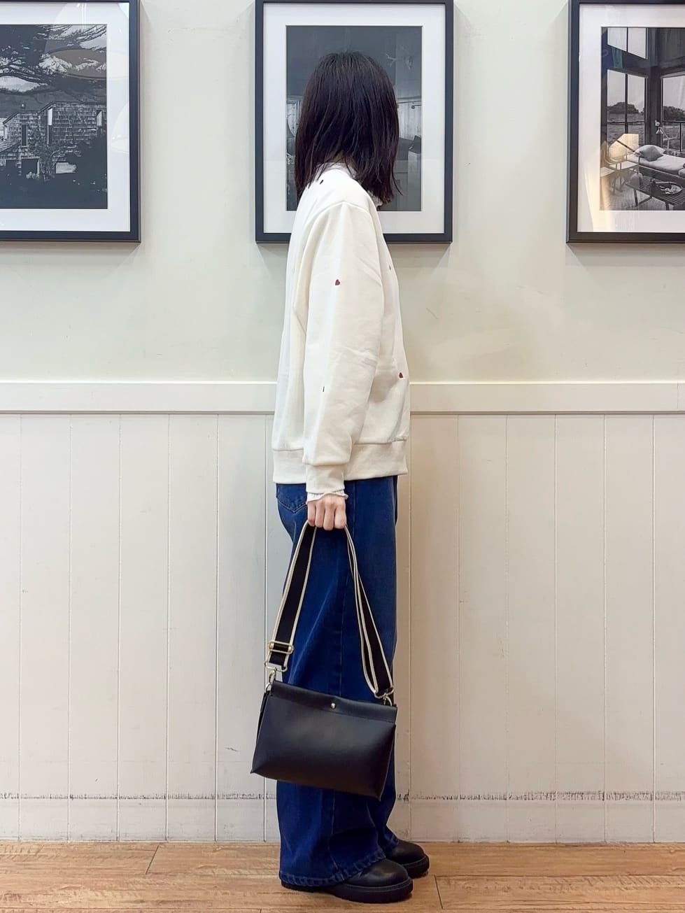 えぬさんの「SHOO･LA･RUE｜【S-LL】脚のラインを拾いにくい デニムワイドパンツ」を使ったコーディネート