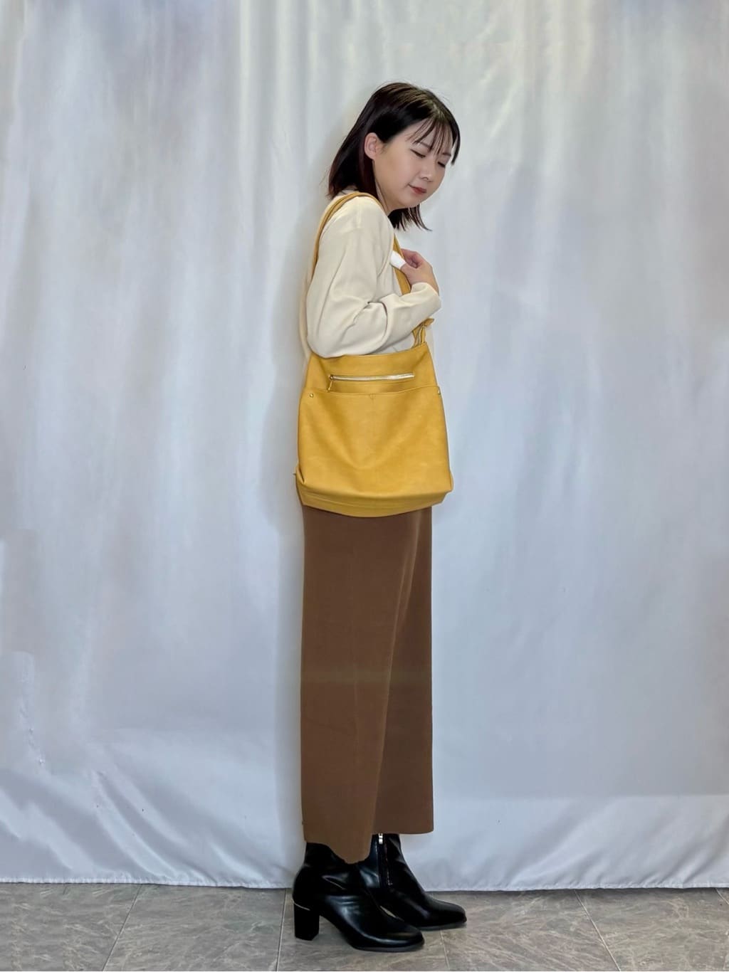 ネリさんの「SHOO･LA･RUE｜【洗濯機可/S-LL/体型カバー】横姿もきれい見え スポンディッシュ Aライントップス」を使ったコーディネート