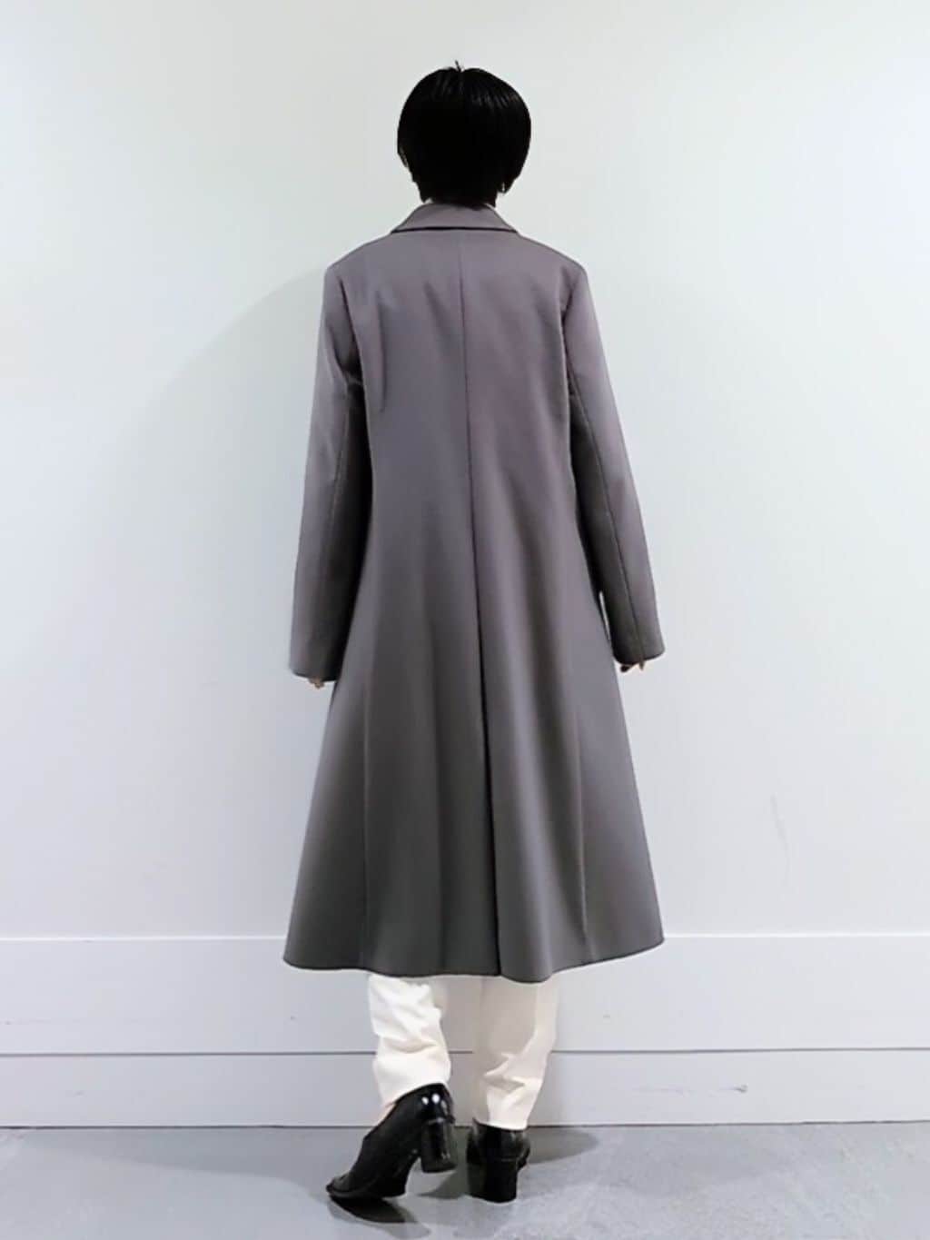 ミズタさんの「UNTITLED｜【スタイリッシュ／オンオフ兼用】ウールチェスターコート」を使ったコーディネート