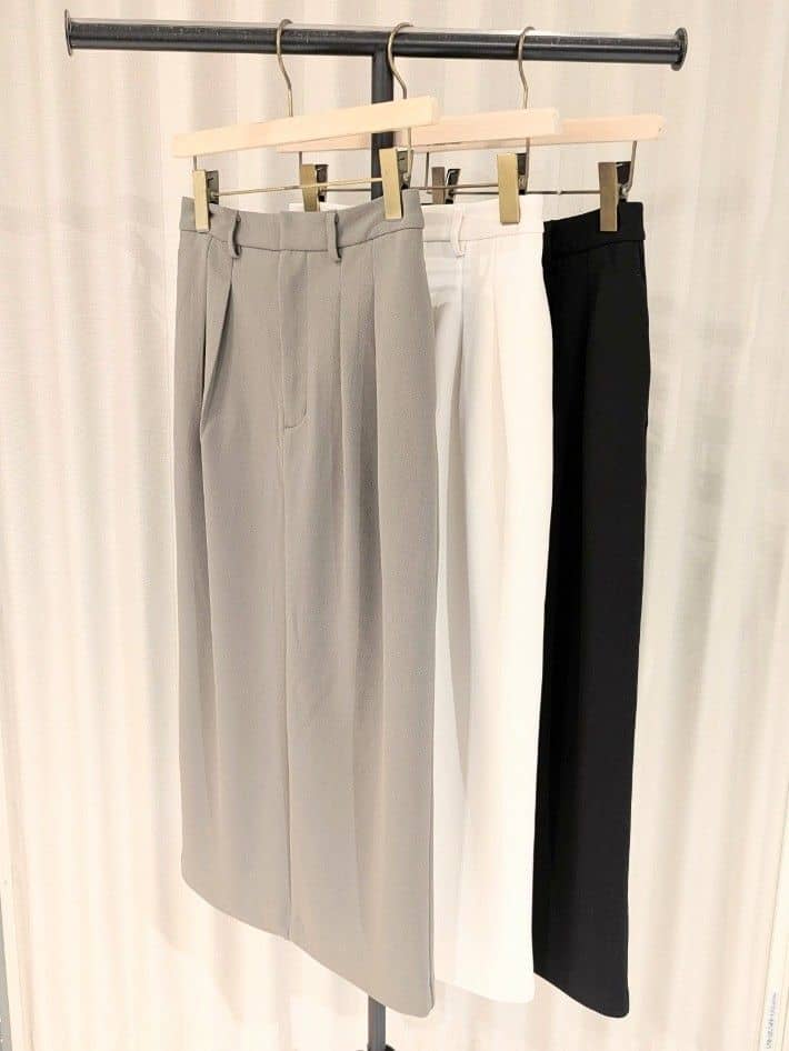 akkoさんの「grove｜【2点SET】一枚でコーデが決まる！ニットベスト&times;シャツSET」を使ったコーディネート