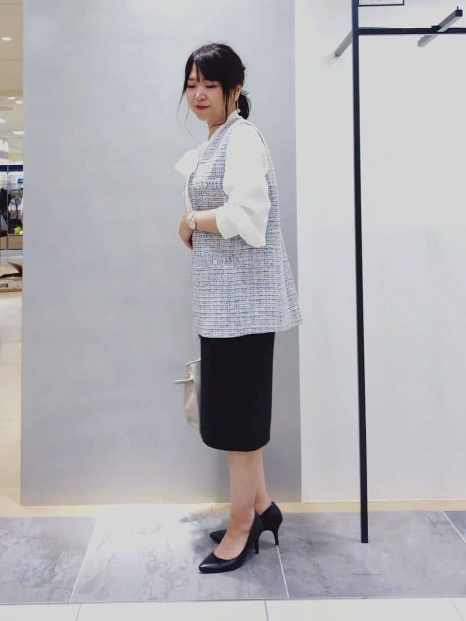 TOMOMIさんの「INDIVI｜【通勤スーツ／洗える】ストレッチストレートスカート」を使ったコーディネート