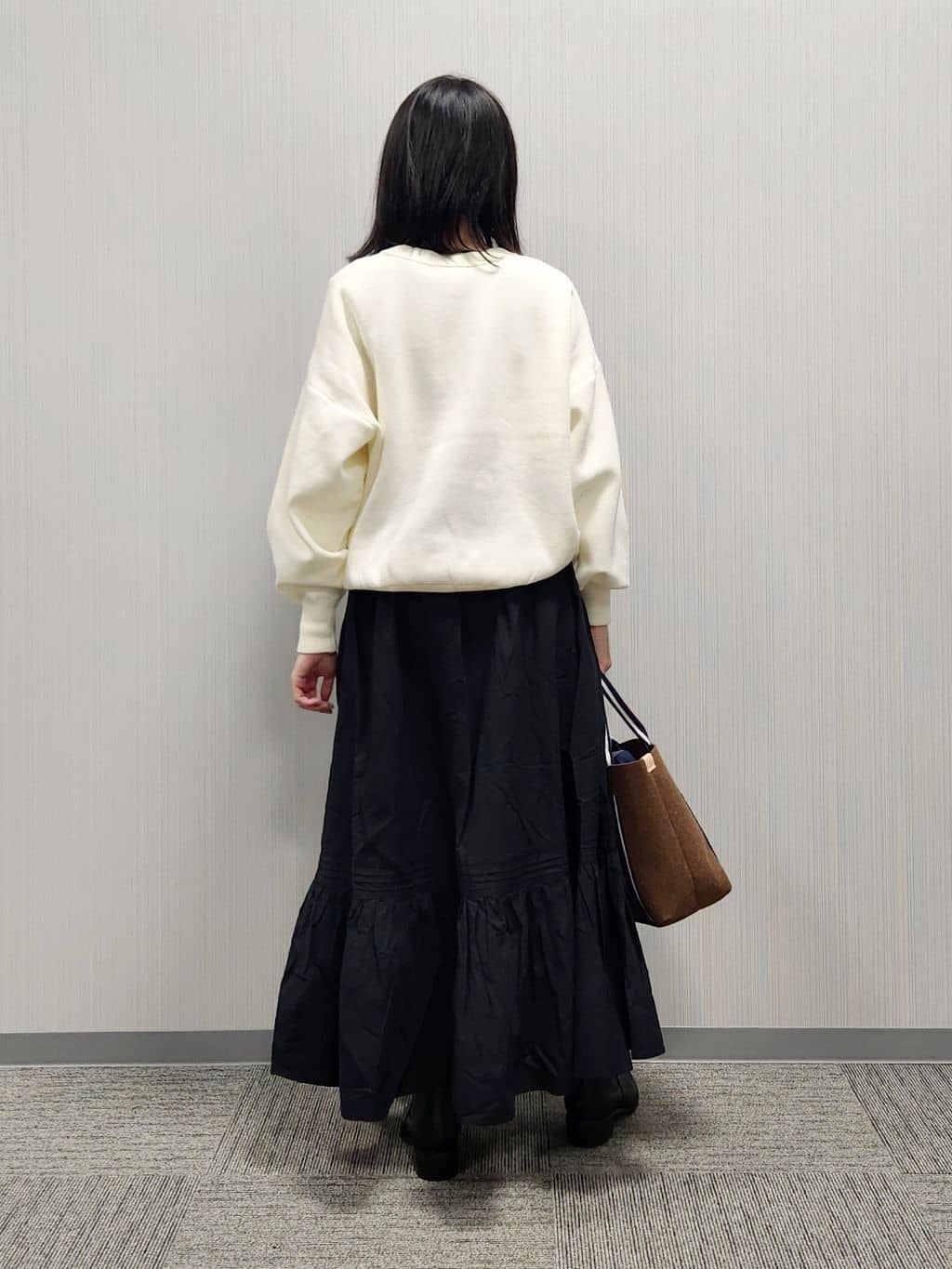 naraさんの「Dessin｜【洗える】Dサガラ刺繍ワッペン付きニット」を使ったコーディネート