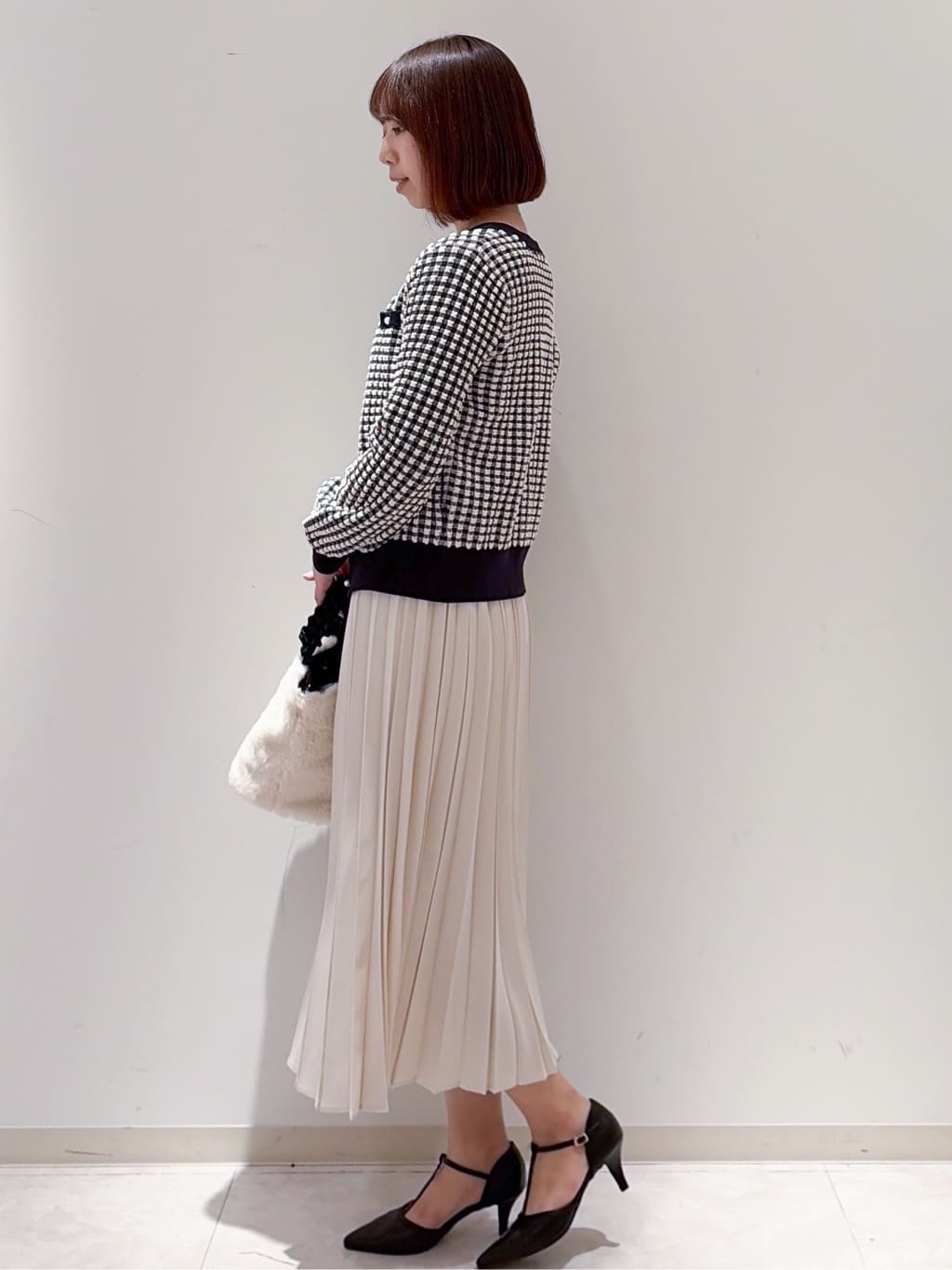 yurinaさんの「index｜ラメスカラップビジューデザインニット【洗濯機OK】《6col／S～LL》」を使ったコーディネート
