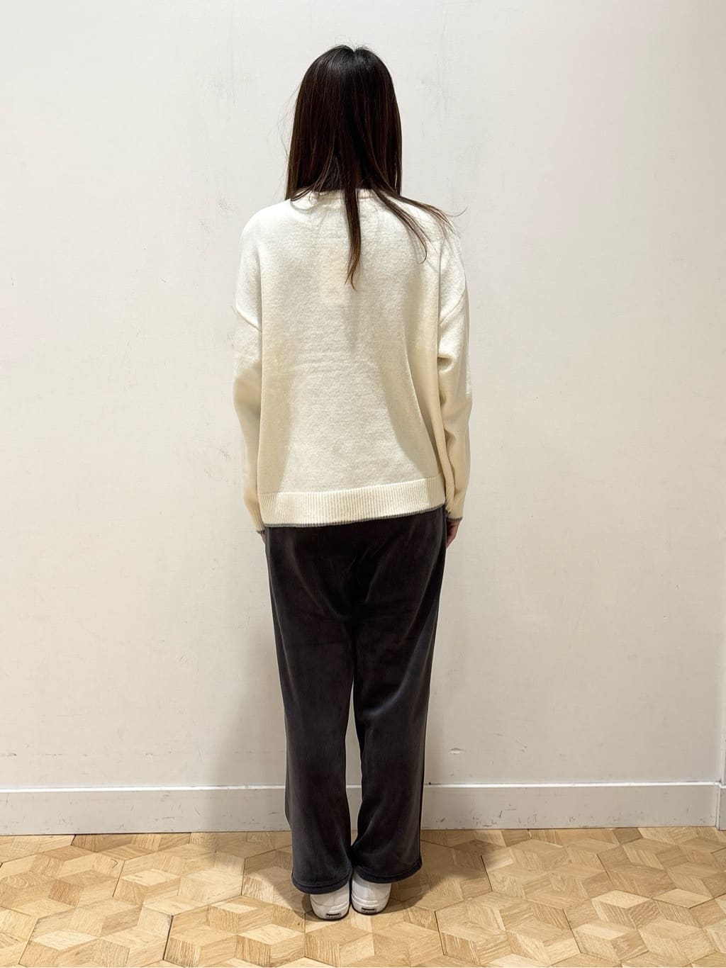 YUMIさんの「Dessin｜【洗える】ペイント風刺繍入り配色ラインニット」を使ったコーディネート