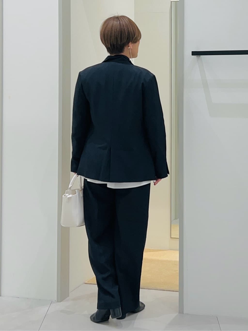 タナさんの「THE SHOP TK｜【今羽織るなら】ダブルブレストジャケット【セットアップ可/洗える】」を使ったコーディネート