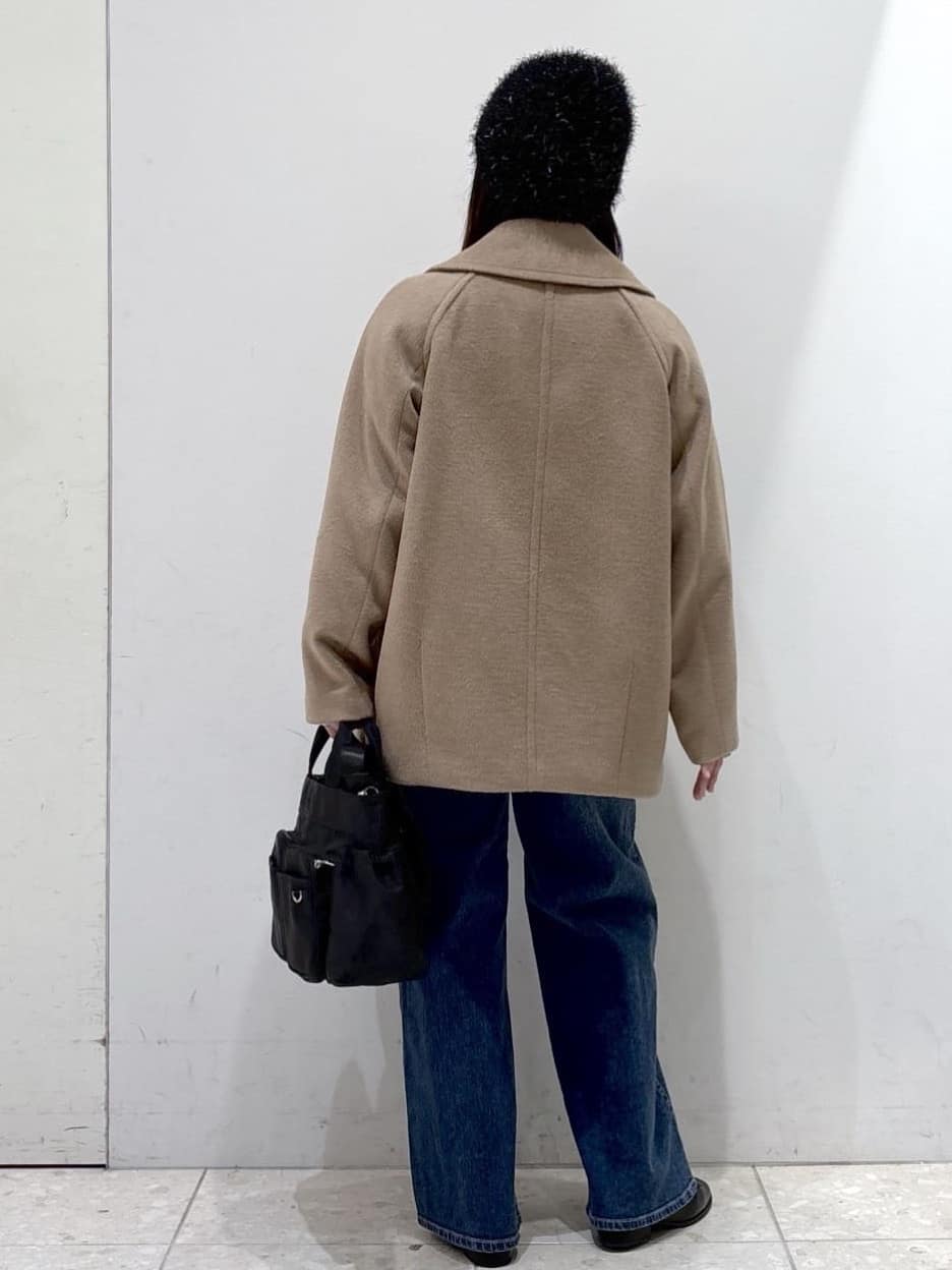 mameさんの「OPAQUE.CLIP｜カシミヤブレンドウールミドルピーコート」を使ったコーディネート