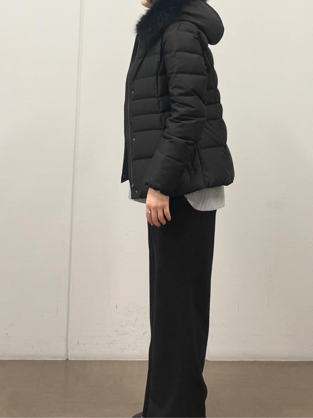 mizukiさんの「INDIVI｜【名品／撥水／抗菌防臭】ショート丈リサイクルダウンコート」を使ったコーディネート
