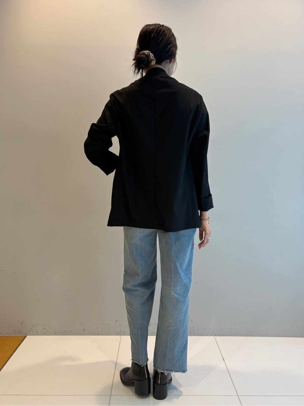 Akutagawaさんの「TAKEO KIKUCHI｜【ON／OFF兼用】CARREMANファブリック ノーカラージャケット」を使ったコーディネート