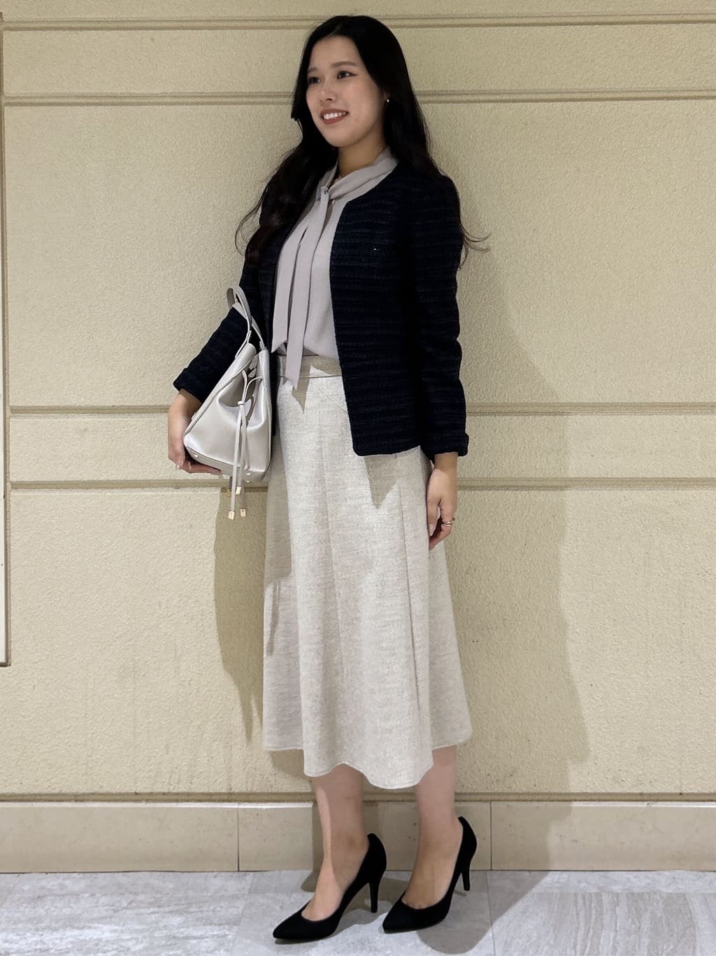 Momokaさんの「COUP DE CHANCE｜【洗える／日本製】女性らしい細ボウタイブラウス」を使ったコーディネート