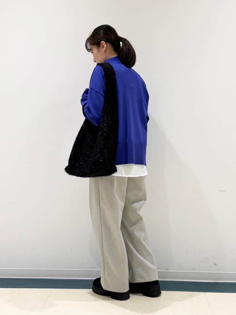 あんづさんの「SHOO･LA･RUE｜【2点セット/洗濯機可/S-LL】着回しがきく もちもちハイネックニット+裾シャツインナー」を使ったコーディネート