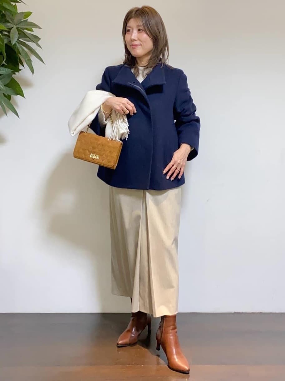 tomoさんの「UNTITLED｜【着回しが効く／オンオフアウター】ウールショートコート」を使ったコーディネート