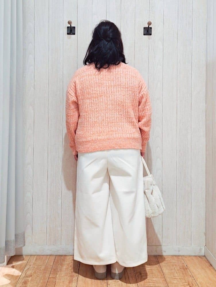 kotomiさんの「SHOO･LA･RUE｜【洗濯機可】ふわふわミックスカラーニット」を使ったコーディネート