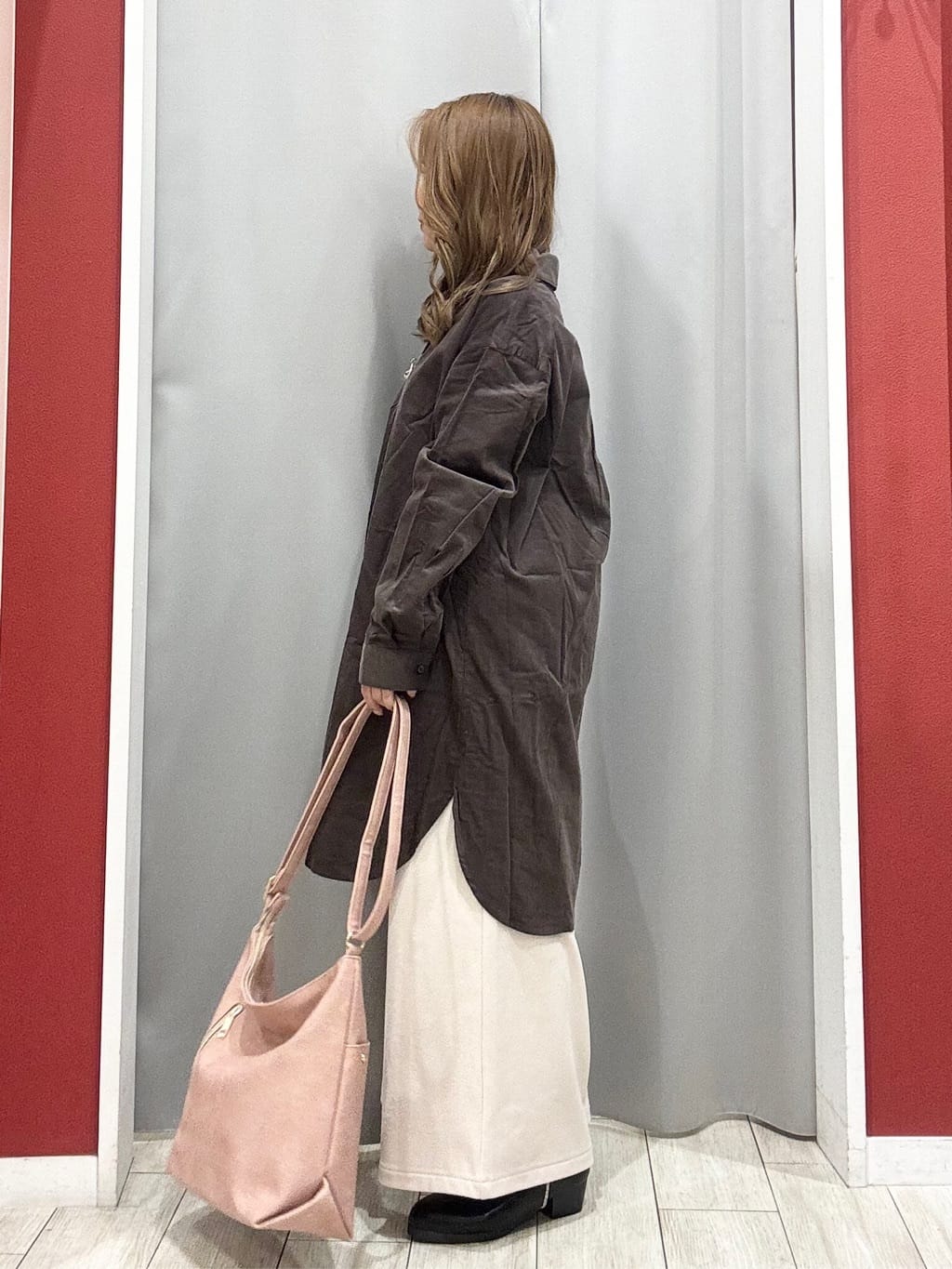 shioさんの「SHOO･LA･RUE｜【洗濯機可/S-LL】すっきり見えにこだわった コーデュロイチュニックワンピース」を使ったコーディネート