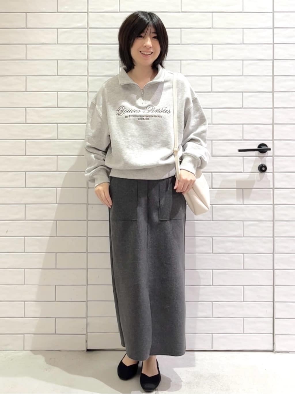 しおりさんの「OPAQUE.CLIP｜ハーフZIPロゴ刺繍裏毛【洗濯機OK】」を使ったコーディネート