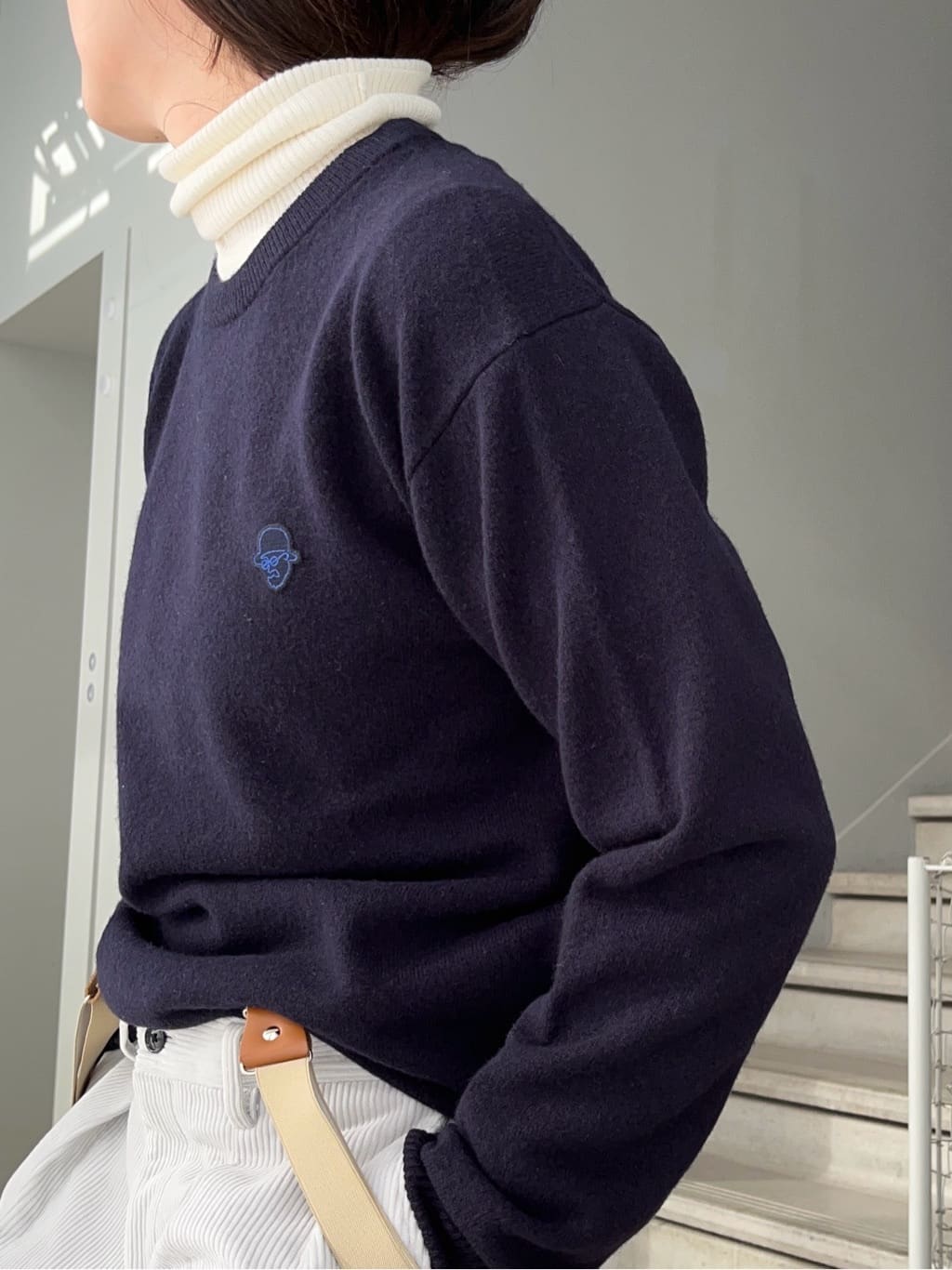 神野（jinno）さんの「TAKEO KIKUCHI｜【Air Palette Knit】ワンポイント カラーニット プルオーバー」を使ったコーディネート