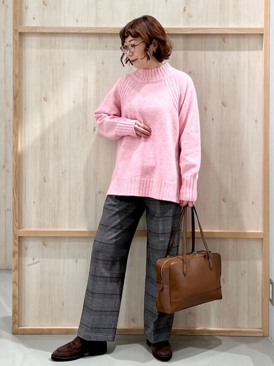 nakoさんの「THE SHOP TK｜ふんわり柔らかきれい色 ウール混ハイネックニット」を使ったコーディネート