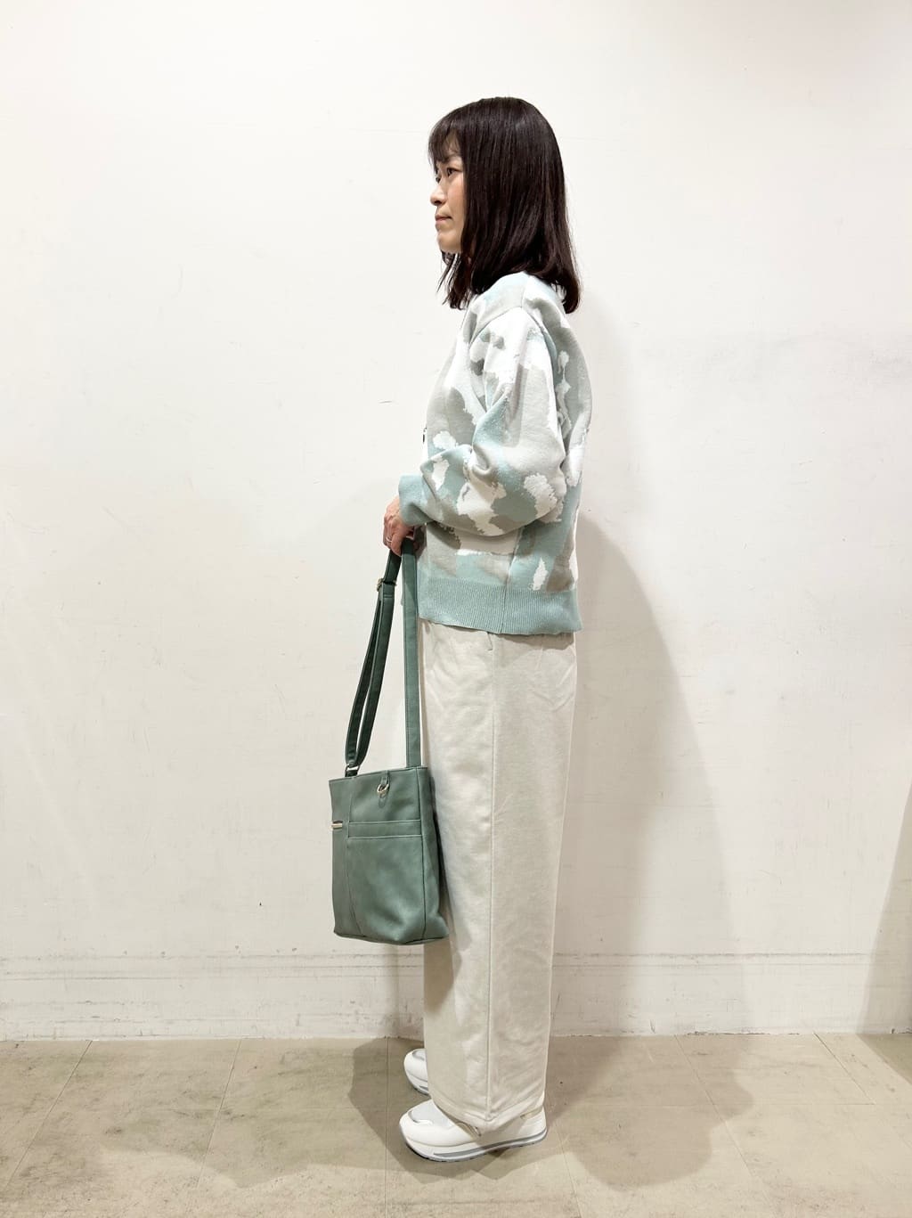 Mさんの「SHOO･LA･RUE｜【洗濯機可/S-LL】1枚で華やかに ラメ入りニュアンス柄ニット」を使ったコーディネート