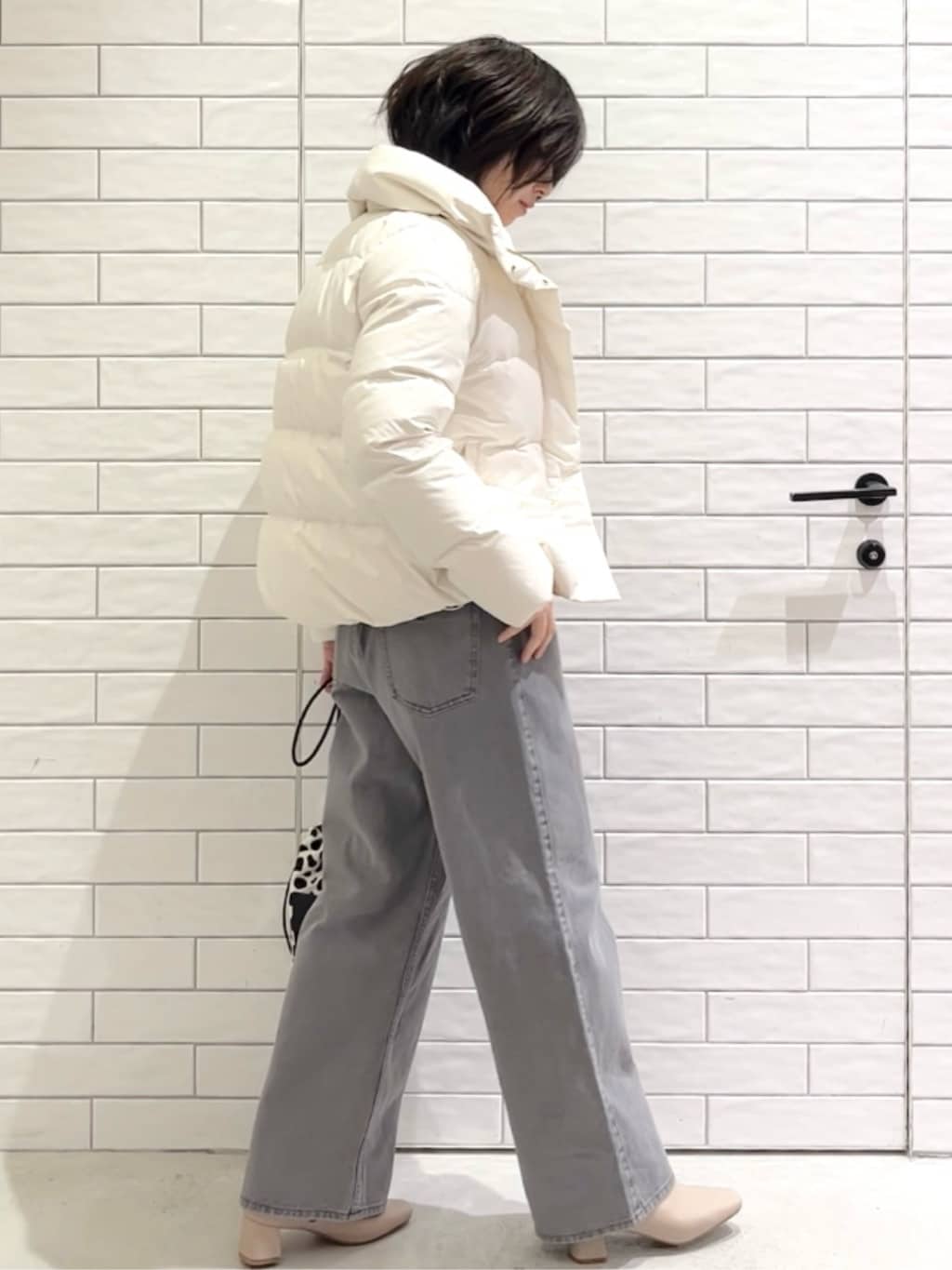 しおりさんの「OPAQUE.CLIP｜撥水ショートダウン【防風／抗菌防臭／洗濯機洗い可】《SS～LL》」を使ったコーディネート