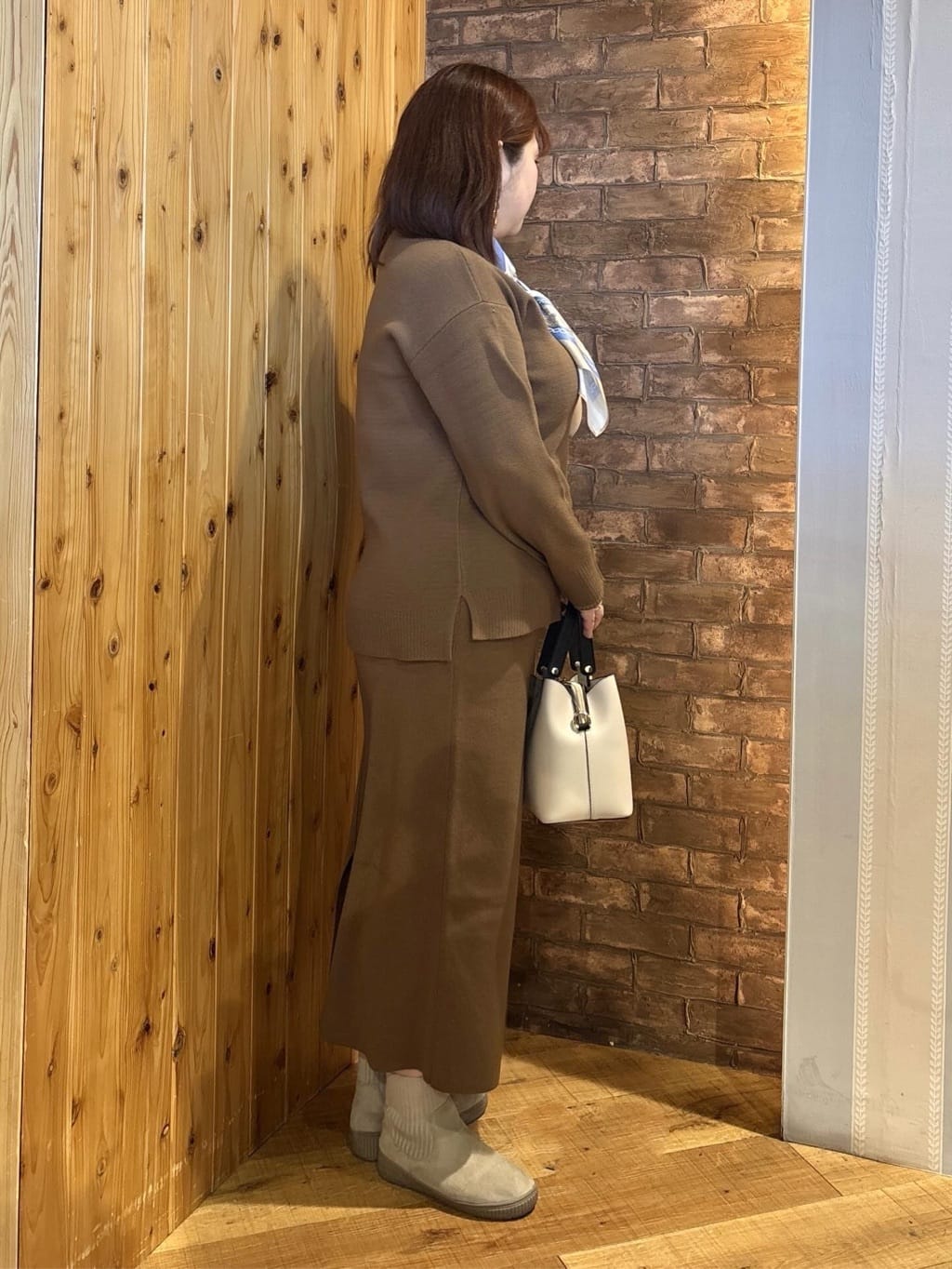 ゆかぴさんの「SHOO･LA･RUE｜【洗濯機可/セットアップ可】さりげないラメ使いで差をつける クルーネックニット」を使ったコーディネート