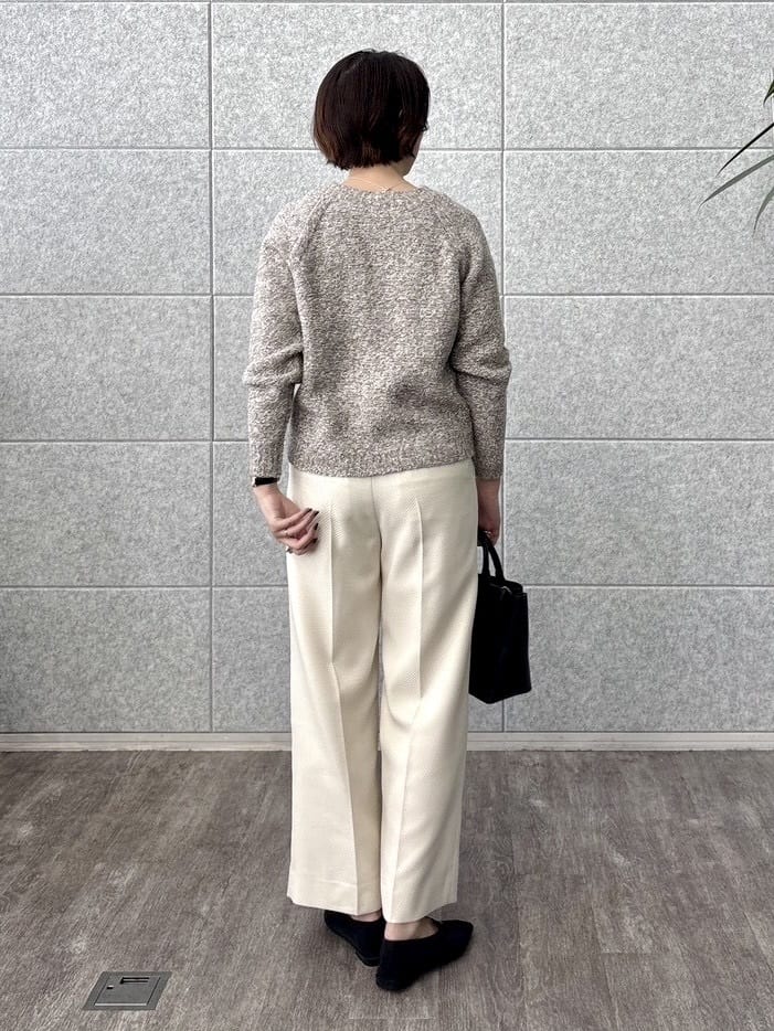 yuriさんの「INDIVI｜【褒められパンツ/ウール調素材】ラメ混ワイドパンツ」を使ったコーディネート