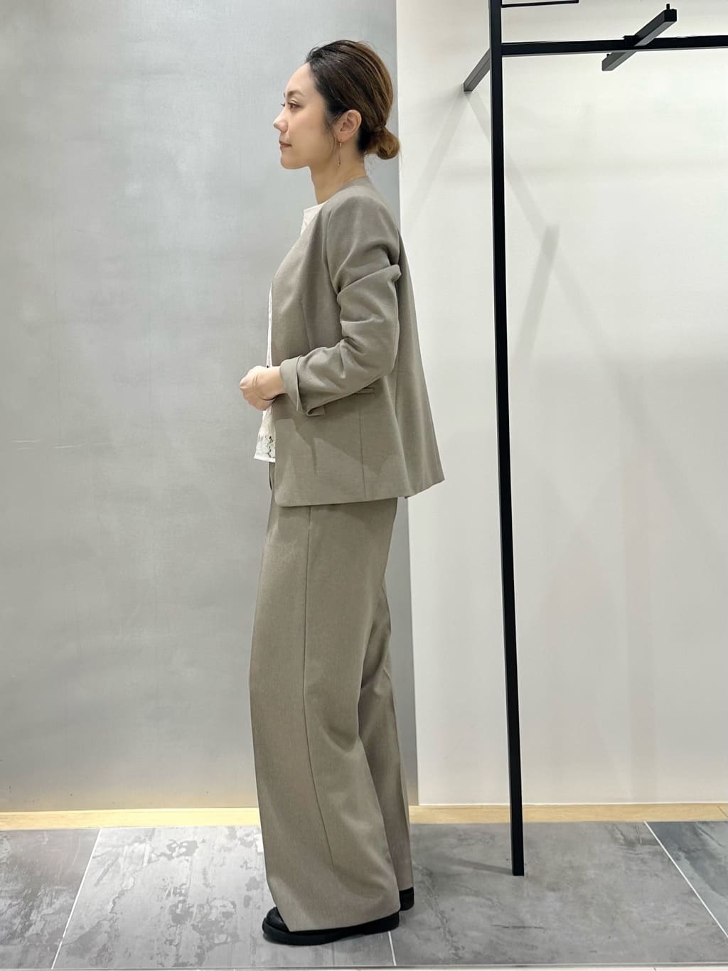 MAIさんの「INDIVI｜【洗える／通勤／スーツ】メランジストレッチ ノーカラージャケット」を使ったコーディネート