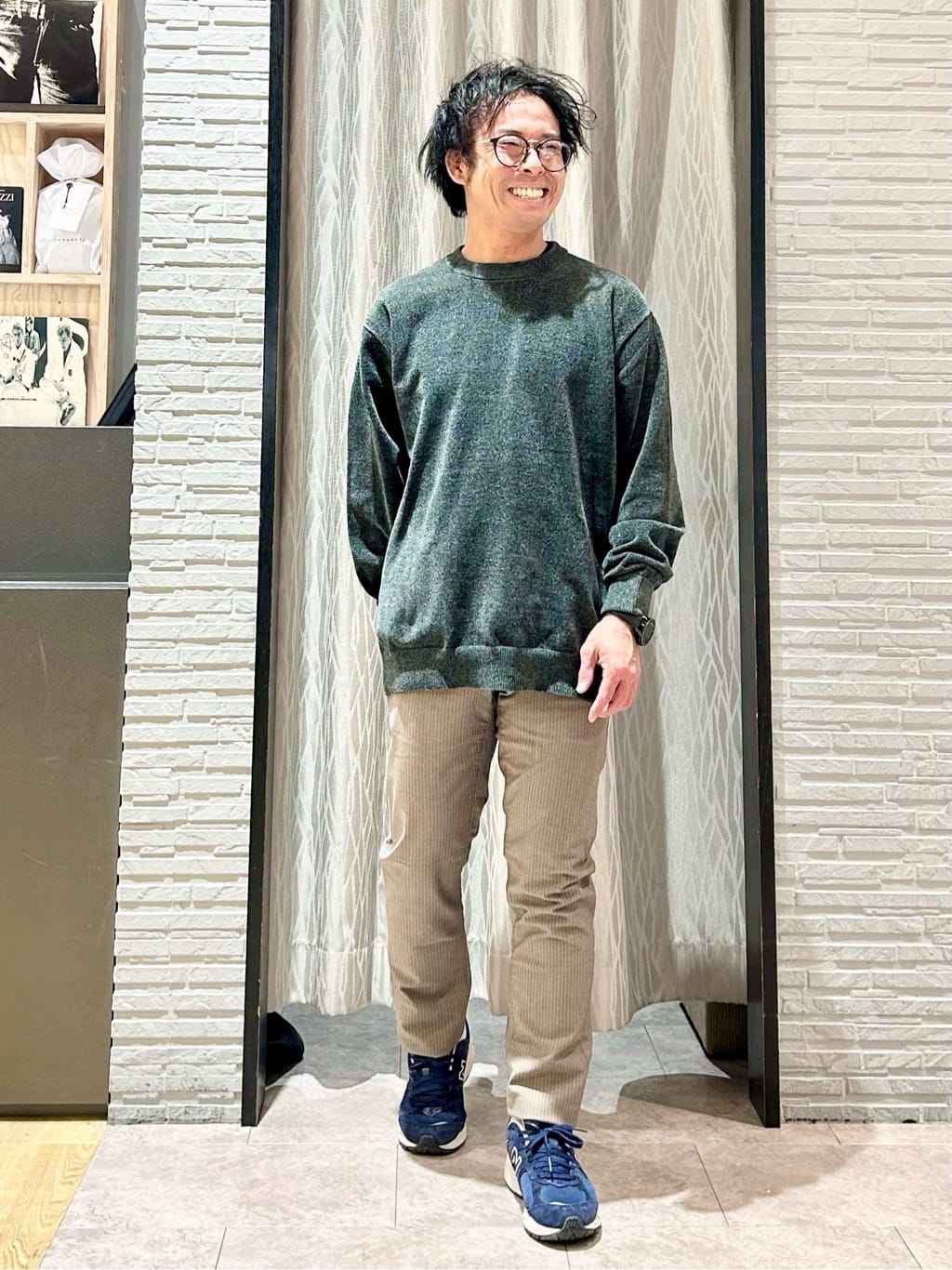 KENJI Iさんの「THE SHOP TK｜【触れるたびに心地良い】ライトモールニット　洗濯機OK/ユニセックスでおすすめ！」を使ったコーディネート
