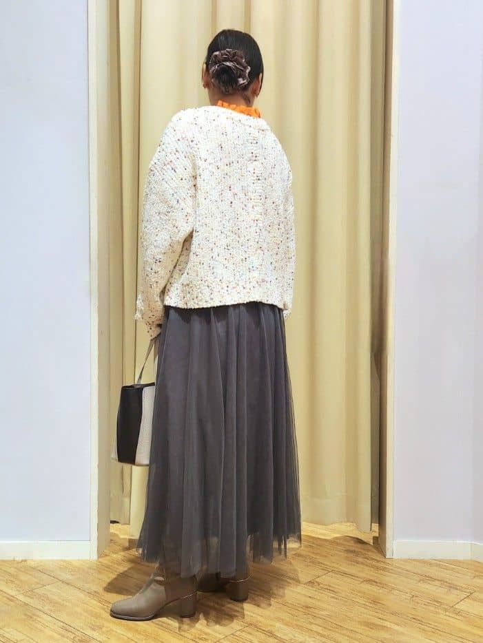 くまさんの「SHOO･LA･RUE｜【洗濯機可/前後2WAY】ぽこぽこニットカーディガン」を使ったコーディネート