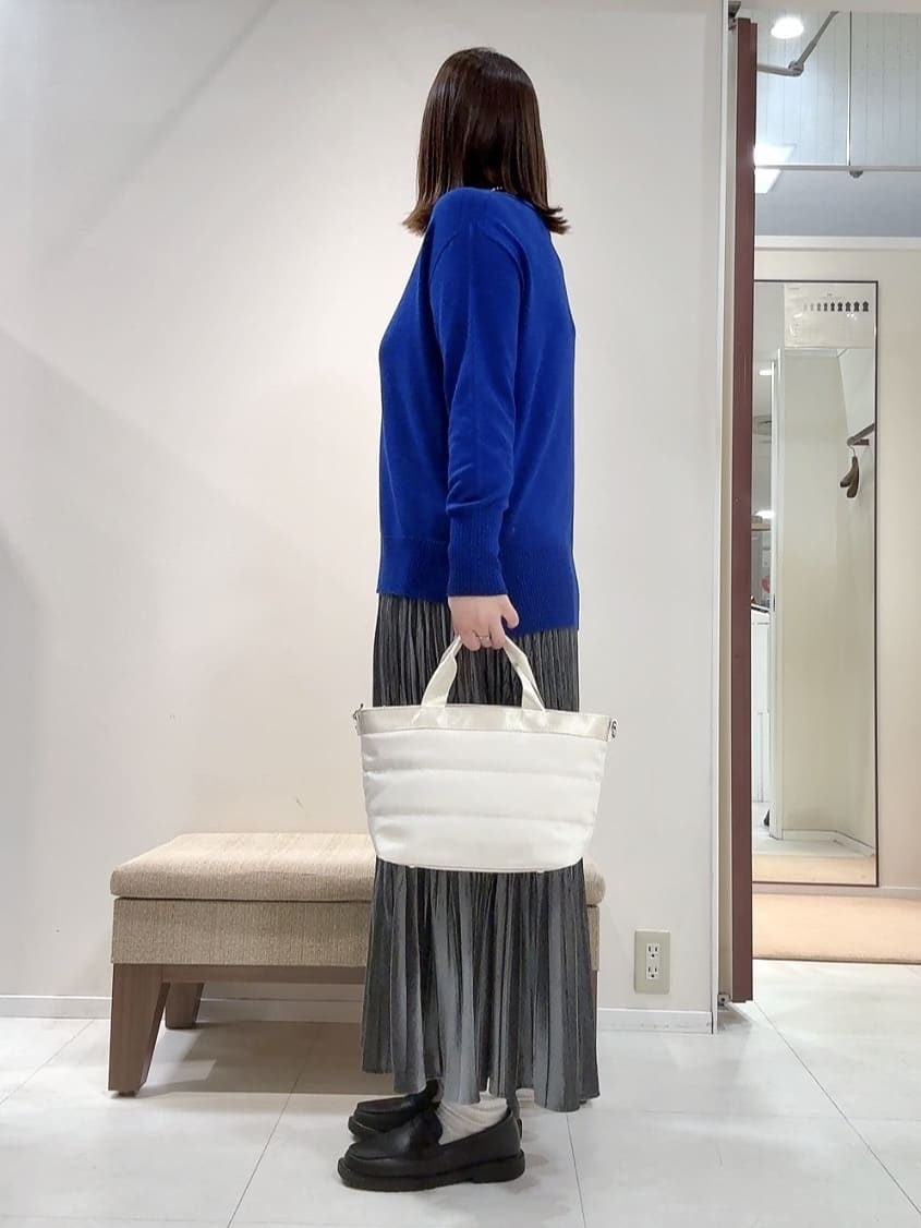 YUIさんの「UNTITLED｜【8色展開/体型カバー】魅せるタイムレスニット」を使ったコーディネート