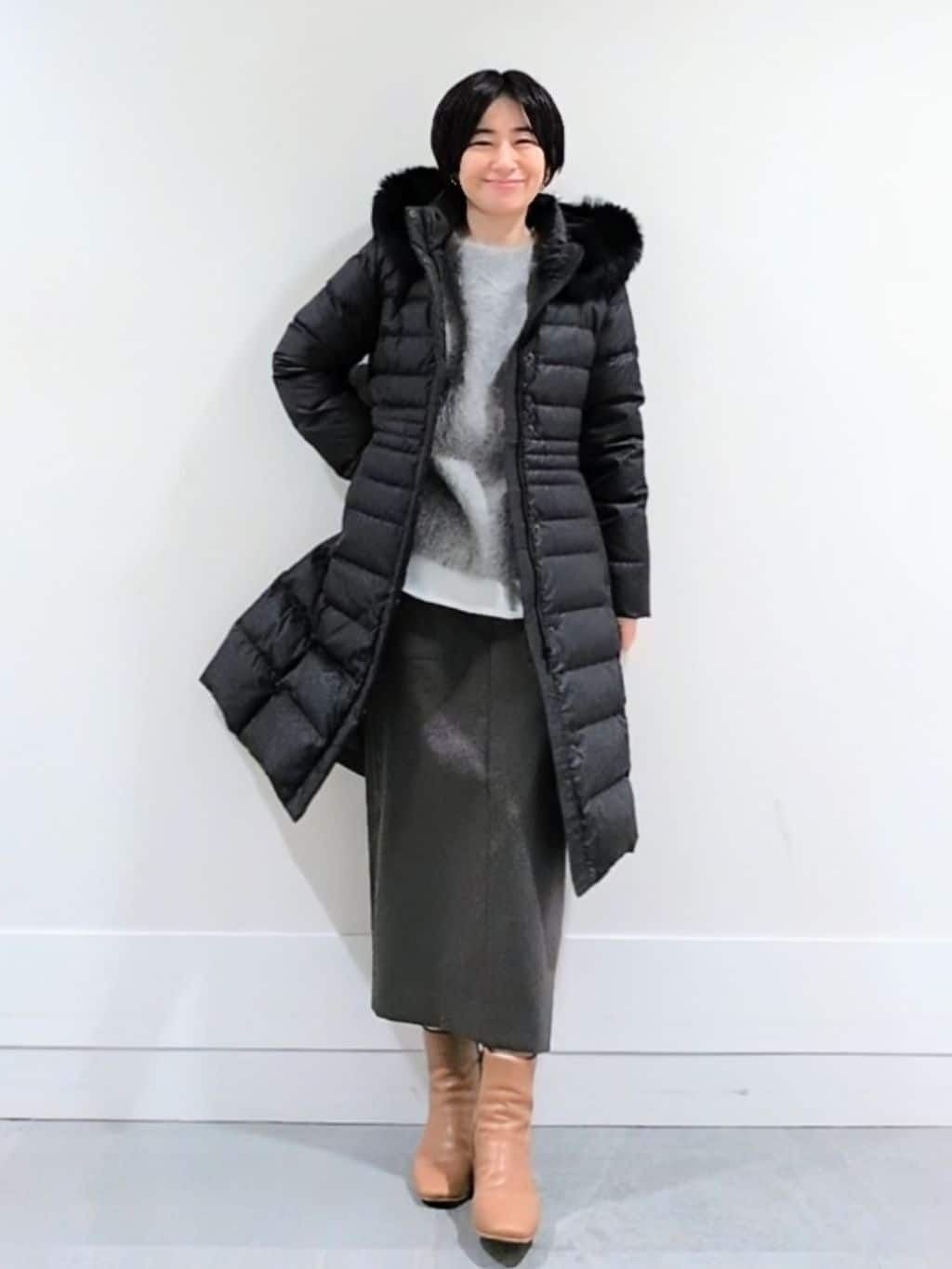 ミズタさんの「UNTITLED｜【はっ水機能/フード取り外し可/防寒】ロングダウンコート」を使ったコーディネート