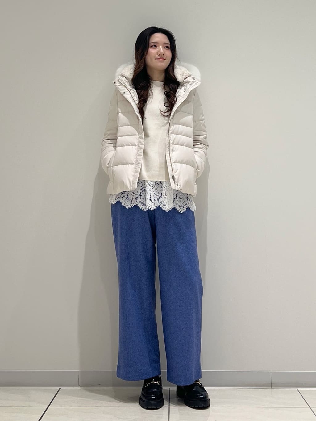 T.Kさんの「INDIVI｜【洗える／レイヤードにおすすめ】レース切り替えカットソー」を使ったコーディネート