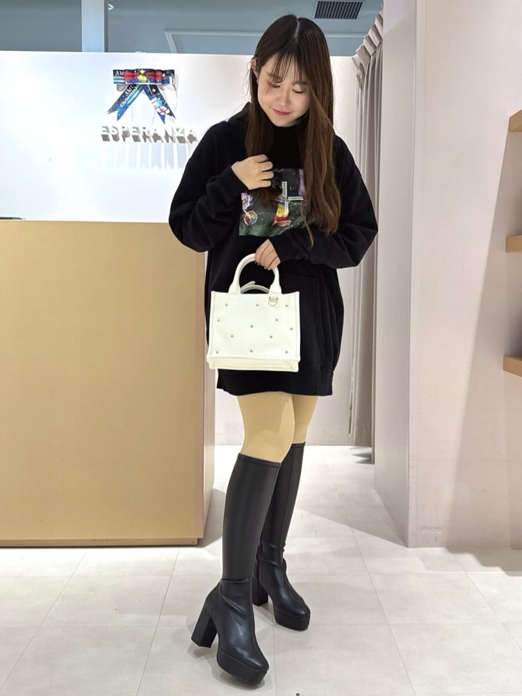 neinaさんの「ESPERANZA｜ゆる傾斜ロングブーツ」を使ったコーディネート