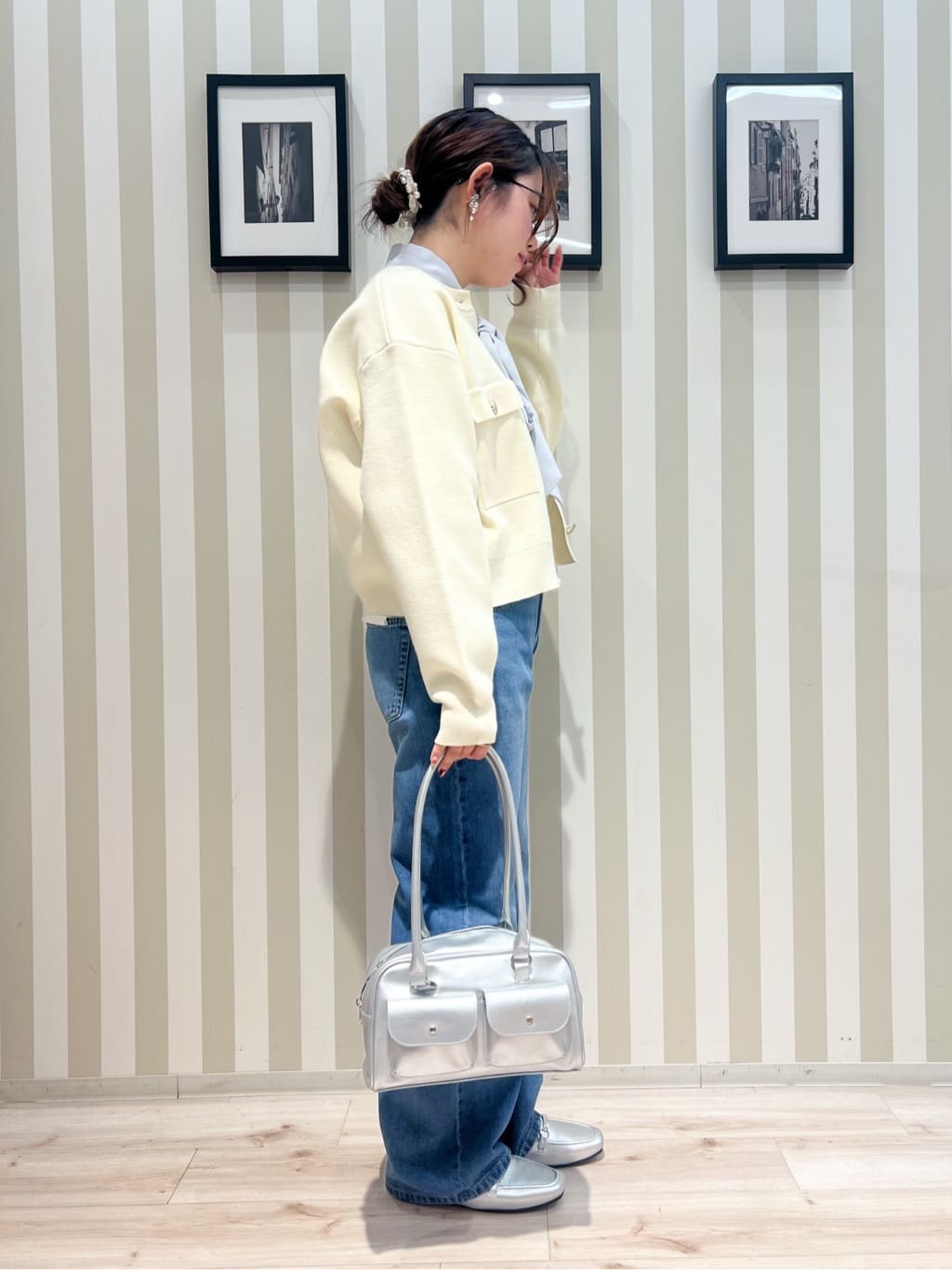 manaさんの「SHOO･LA･RUE｜【洗濯機可/S-LL】1枚でも羽織りでも 華やか上品カーデ」を使ったコーディネート