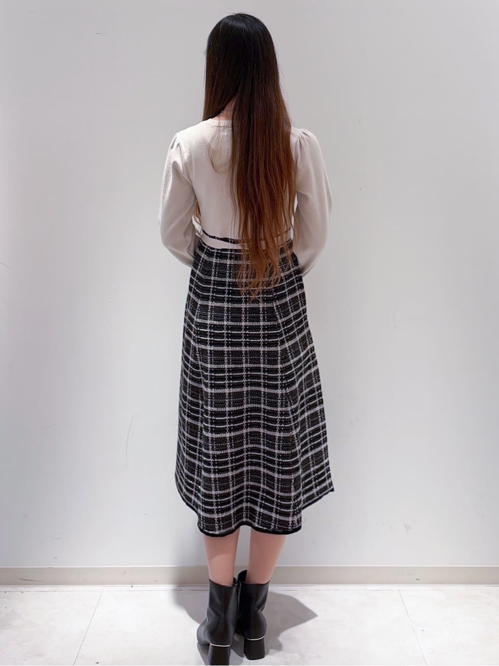 yurinaさんの「index｜チェックラメジャカードニットワンピース」を使ったコーディネート