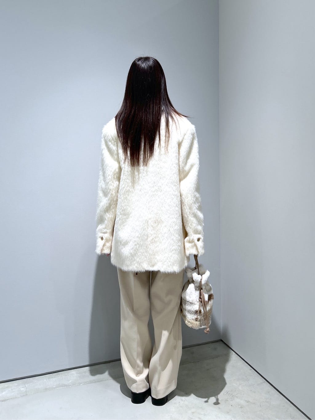Renoさんの「INDIVI｜アシメジレシャツ」を使ったコーディネート
