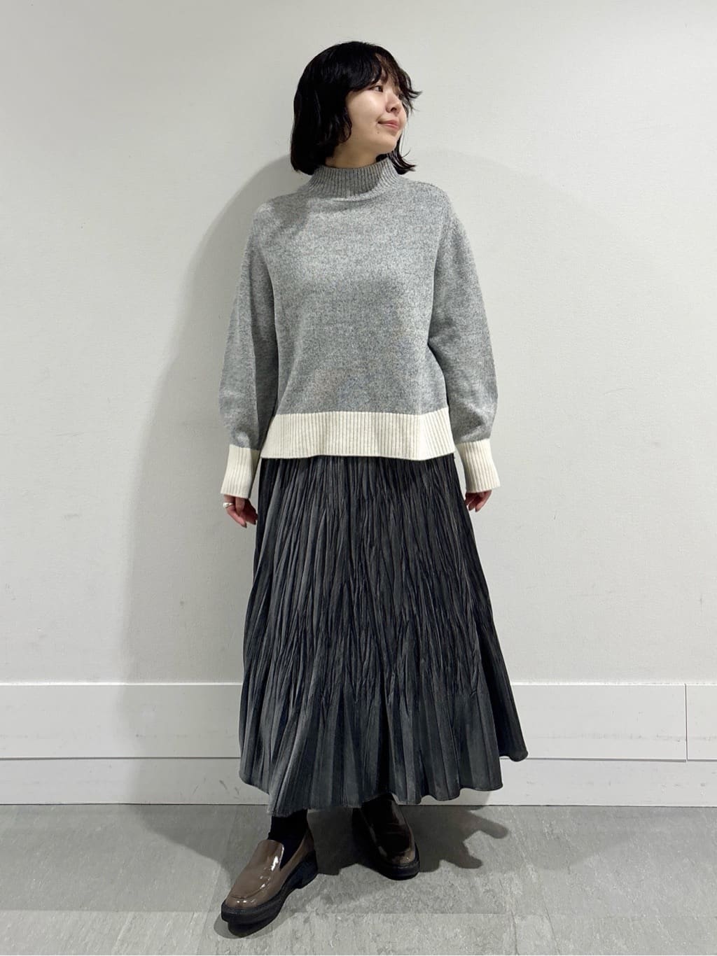 モエカさんの「UNTITLED｜【8色展開/洗える】ウールカシミヤ ハイネックニット」を使ったコーディネート
