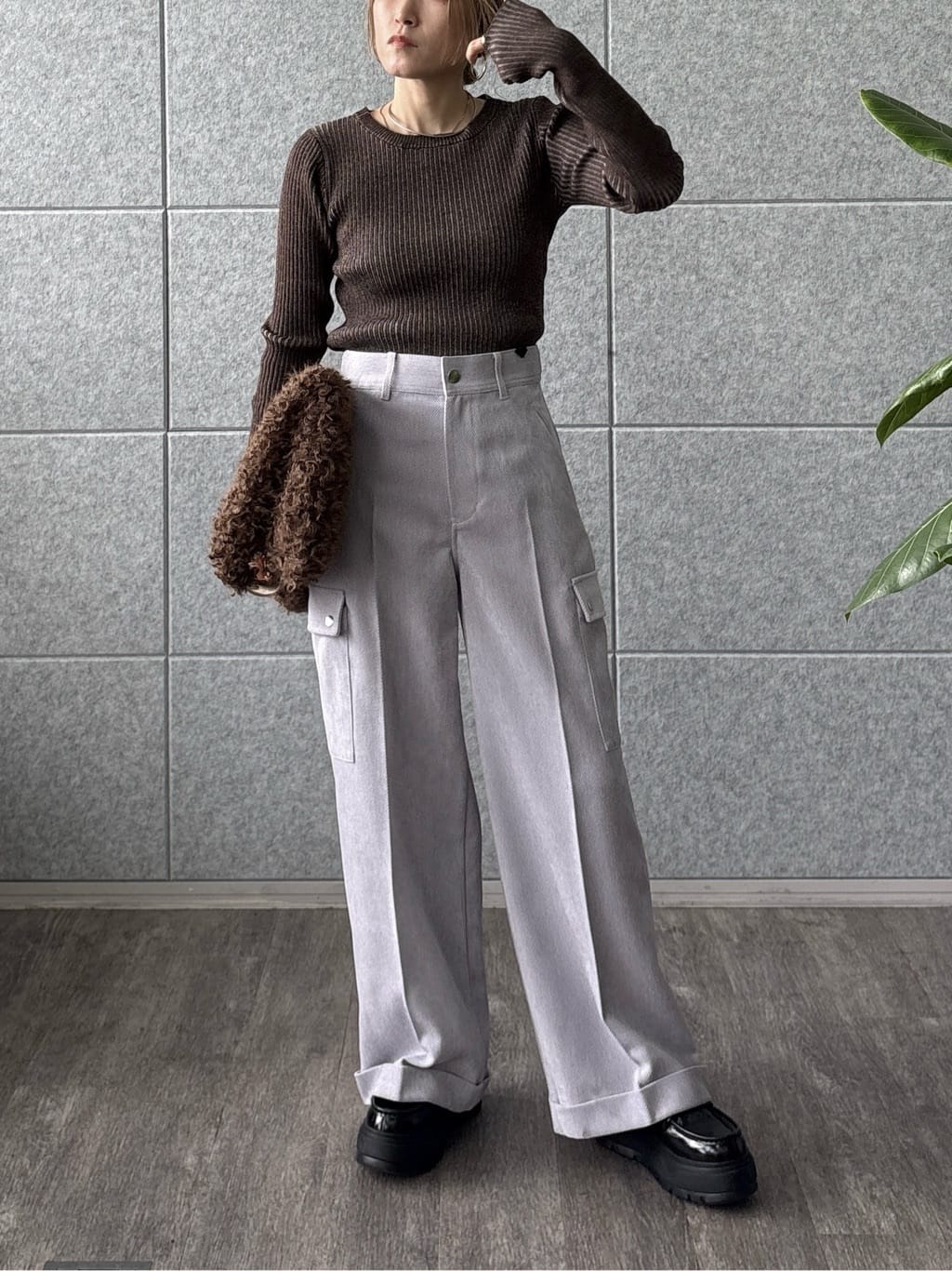kotakiさんの「INDIVI｜コーデュロイカーゴパンツ」を使ったコーディネート