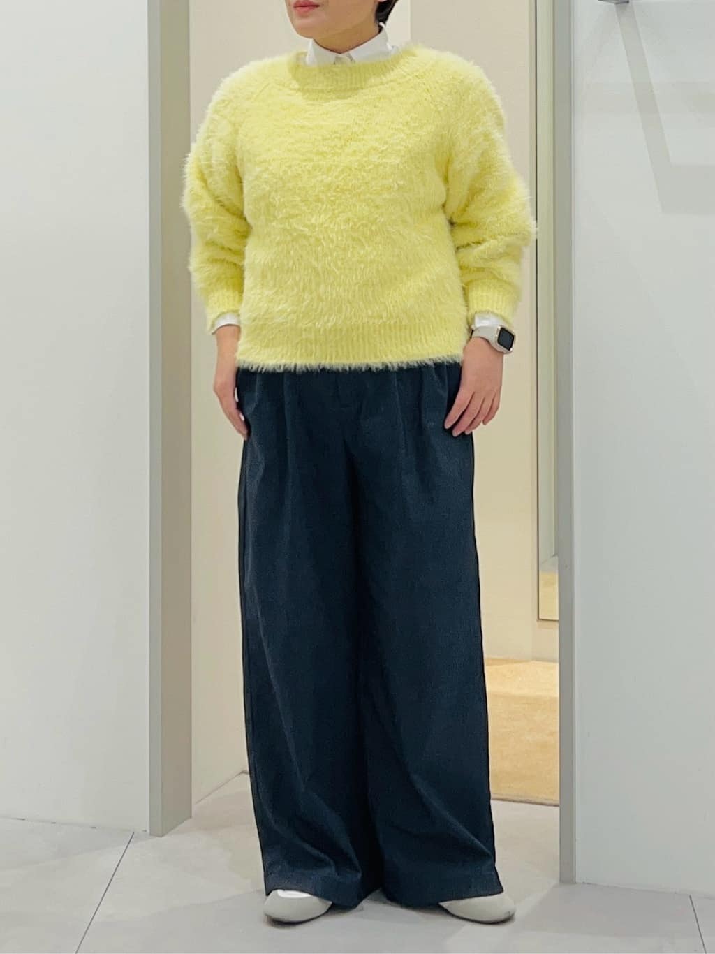 タナさんの「THE SHOP TK｜着るたびときめく ふんわりフェザーシャギーニット」を使ったコーディネート