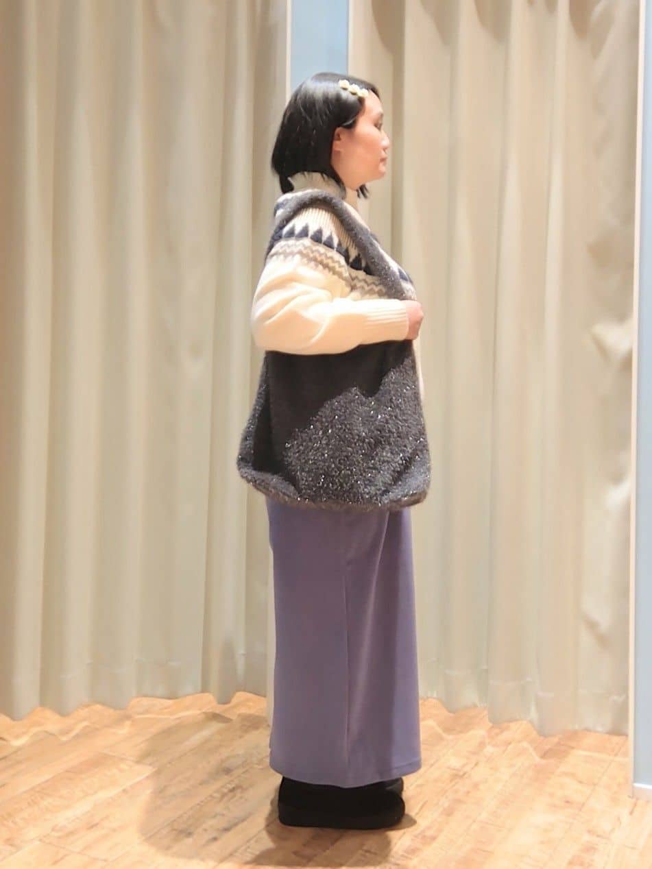 りんさんの「SHOO･LA･RUE｜【洗濯機可/S-LL】配色が大人かわいい　フェアアイル柄求心ニット」を使ったコーディネート