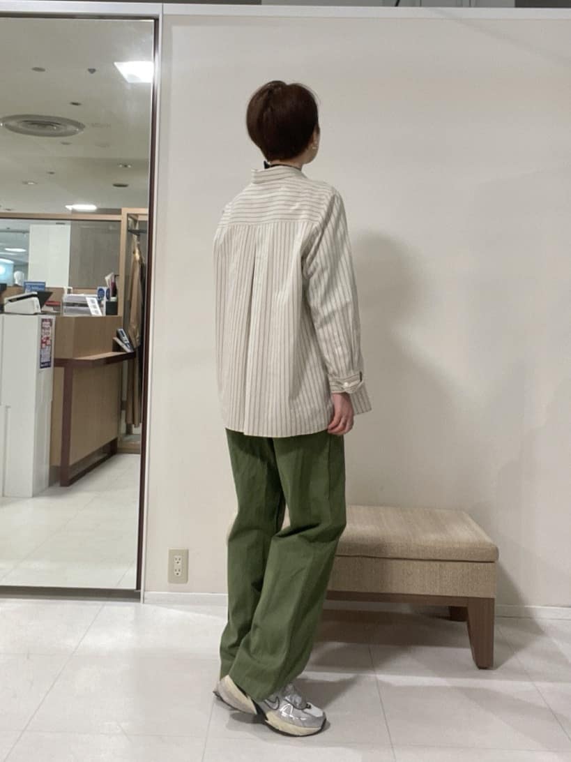 IWAMOさんの「UNTITLED｜【コットン100/洗える】サテンベイカーパンツ」を使ったコーディネート