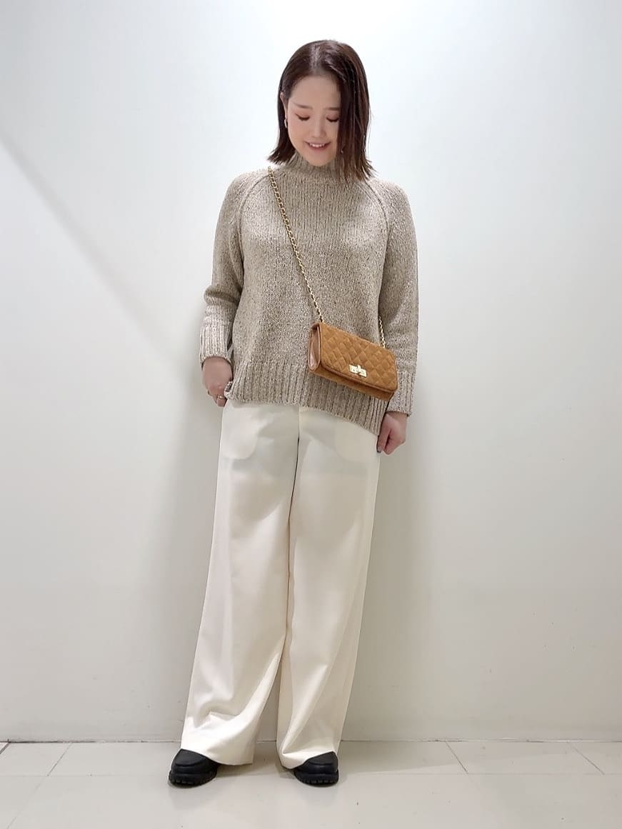 YUIさんの「UNTITLED｜【はっ水機能/フード取り外し可/防寒】ロングダウンコート」を使ったコーディネート