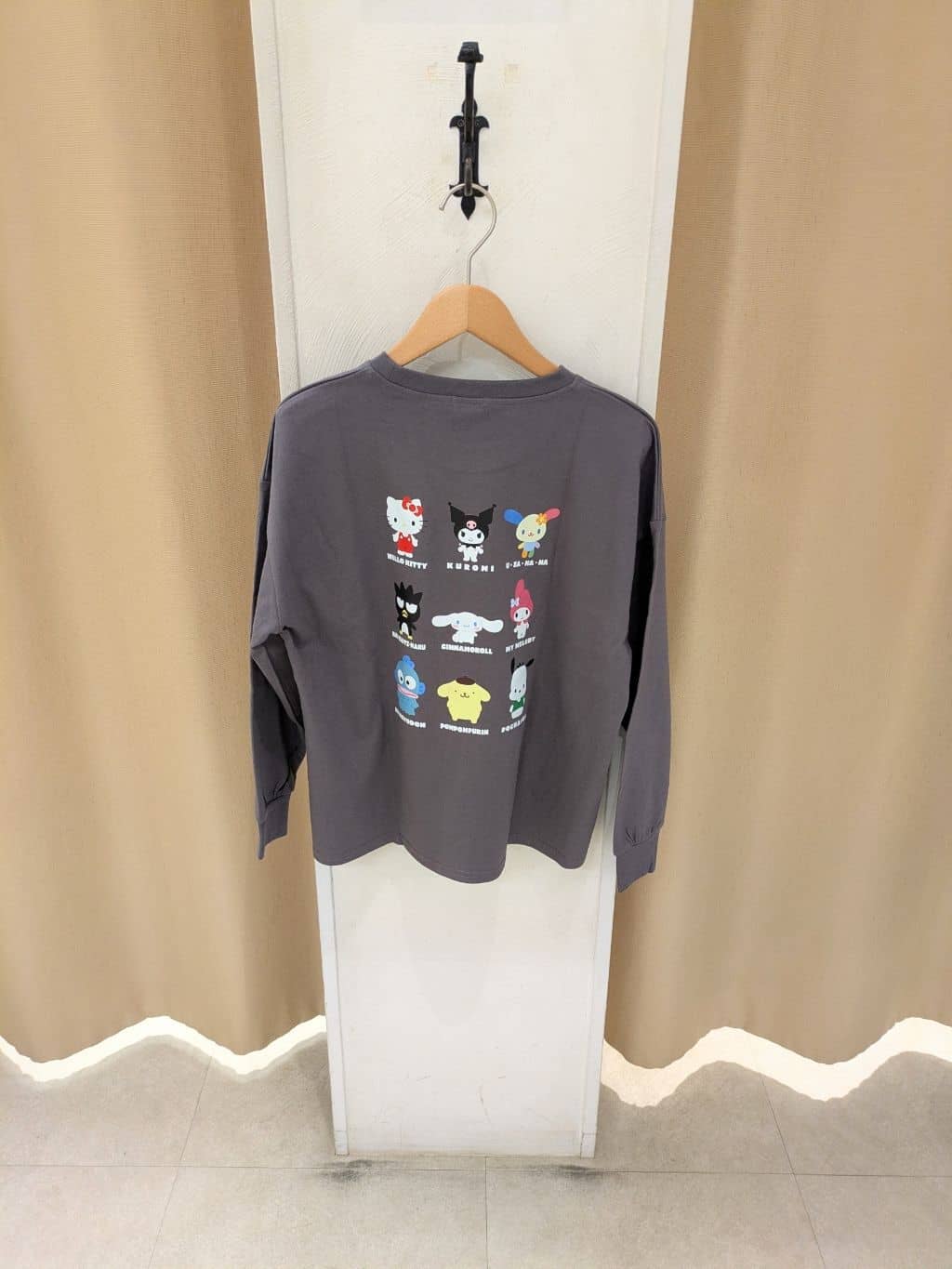 SHIORIさんの「SHOO･LA･RUE｜【サンリオキャラクターズ】ハローキティ＆クロミラメプリントスウェット」を使ったコーディネート