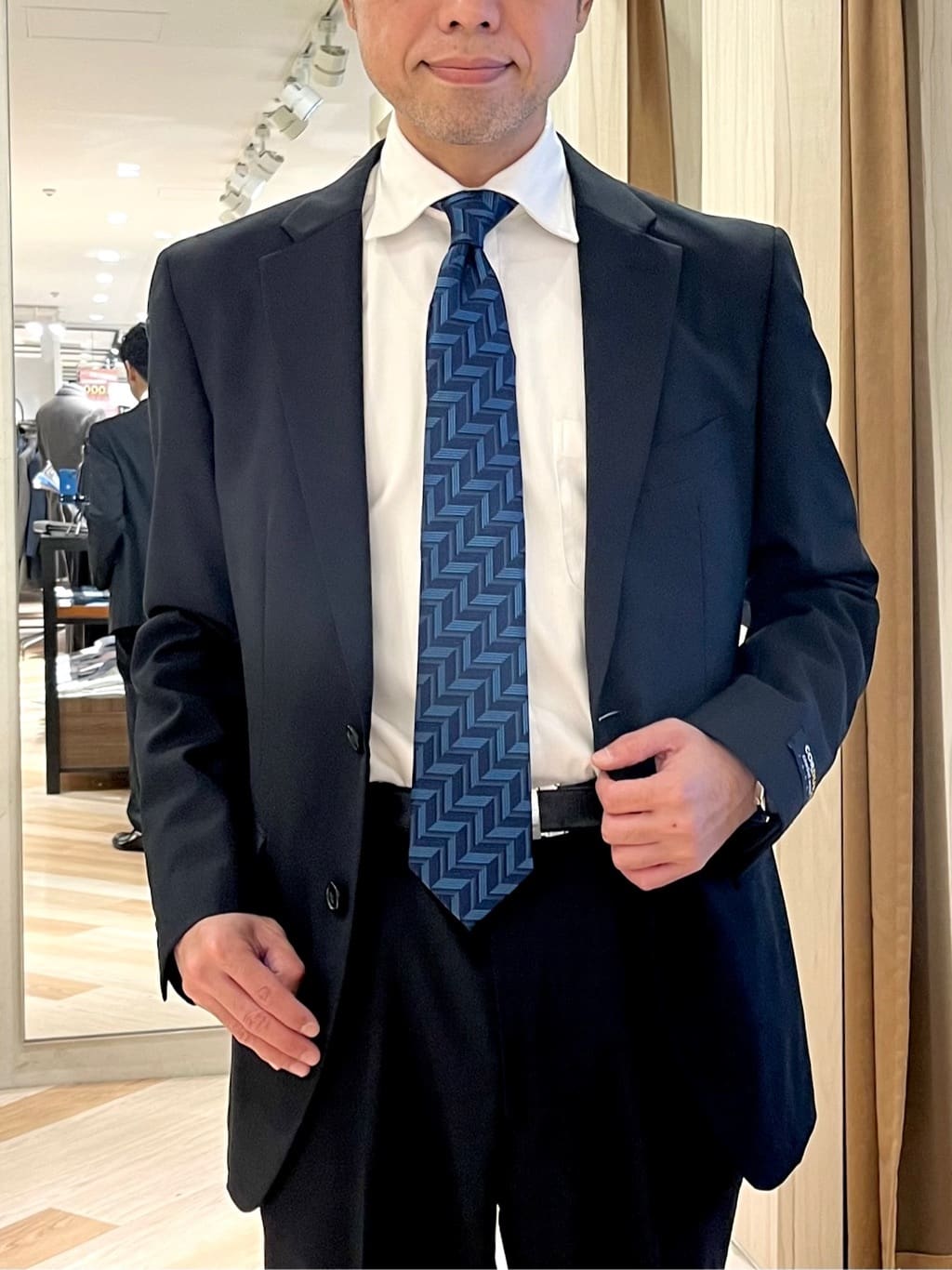 URAさんの「TAKEO KIKUCHI｜【Begin掲載】コーデュラ（R）夏素材ウールトロ　ストレッチスーツ」を使ったコーディネート