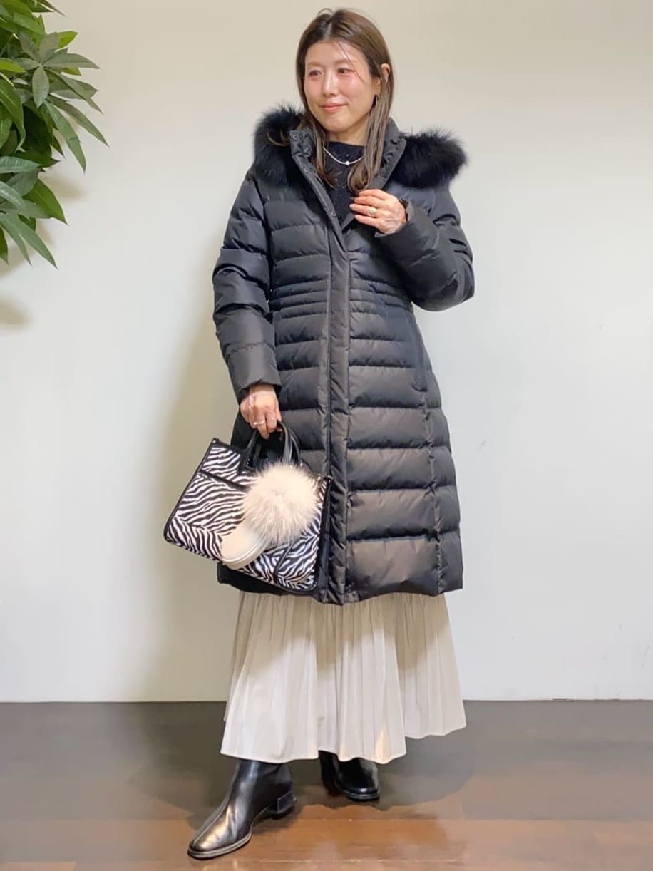 tomoさんの「UNTITLED｜【はっ水機能/フード取り外し可/防寒】ロングダウンコート」を使ったコーディネート