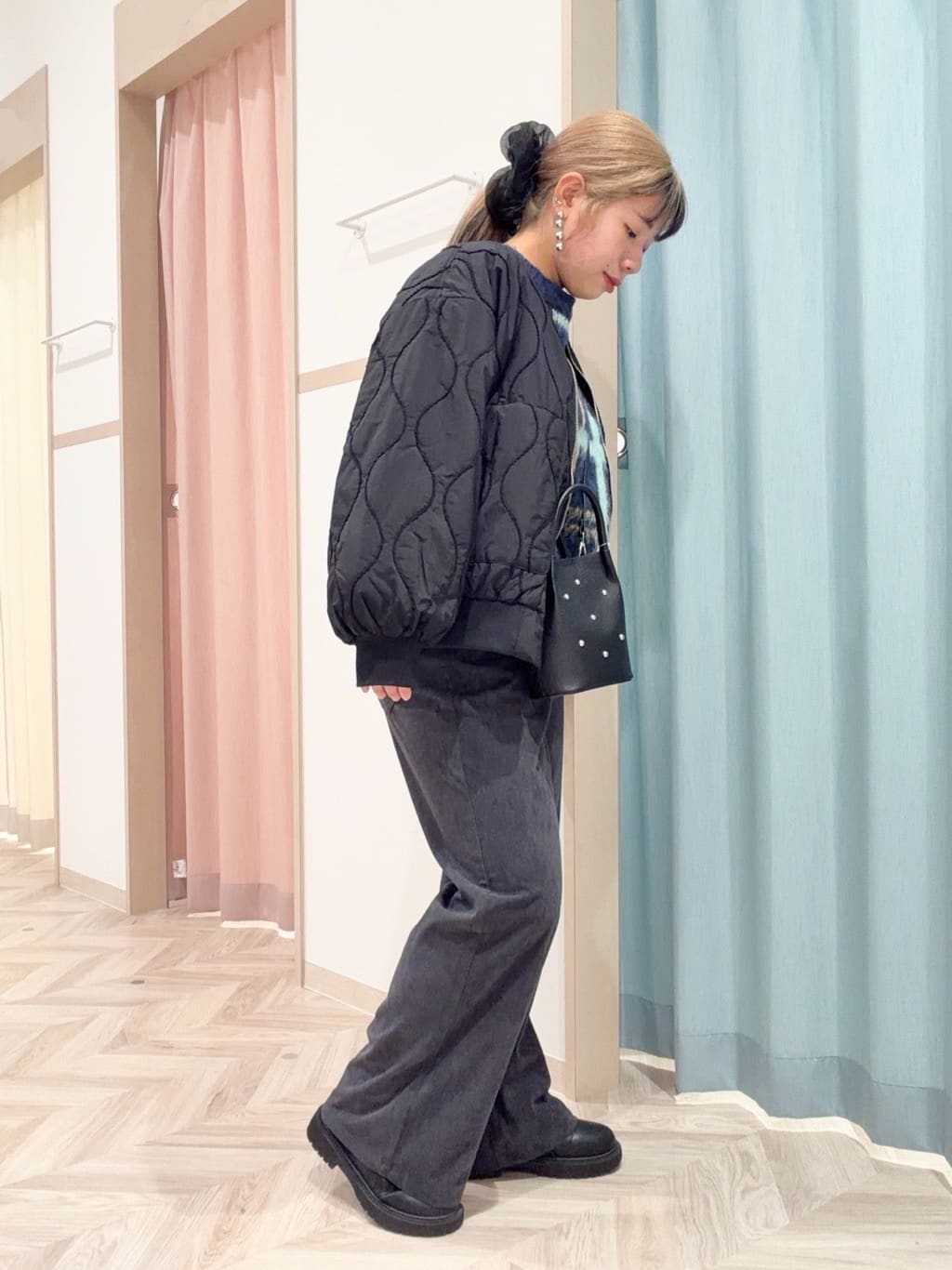 まちゃんなちゃんさんの「SHOO･LA･RUE｜【S-LL】女性らしさ漂う ふわふわチェック柄ニット」を使ったコーディネート