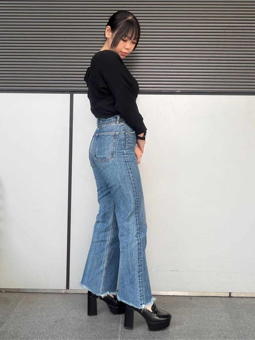 あずみさんの「ESPERANZA｜【ラク盛り/ローファー】リピーター続出／脚長美脚 厚底ローファー」を使ったコーディネート