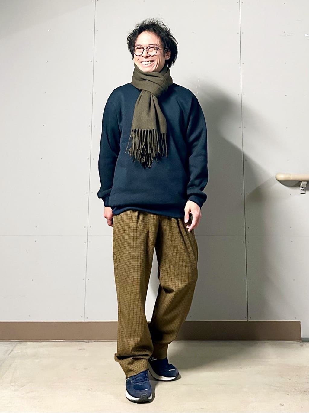 KENJI Iさんの「THE SHOP TK｜【裏起毛で暖かい】レトロフリーススウェット 洗濯機OK」を使ったコーディネート
