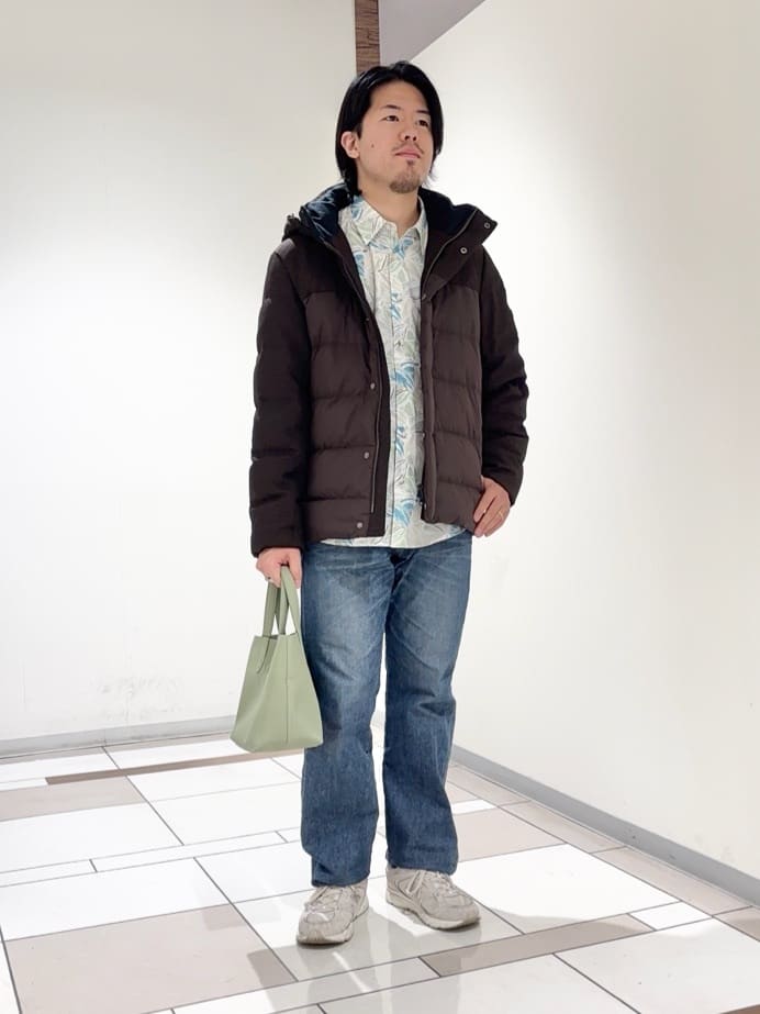 及川さんの「TAKEO KIKUCHI｜カラーコンビ ダウンブルゾン」を使ったコーディネート