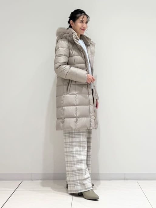 kayoさんの「INDIVI｜【名品／撥水／抗菌防臭】ロング丈リサイクルダウンコート」を使ったコーディネート